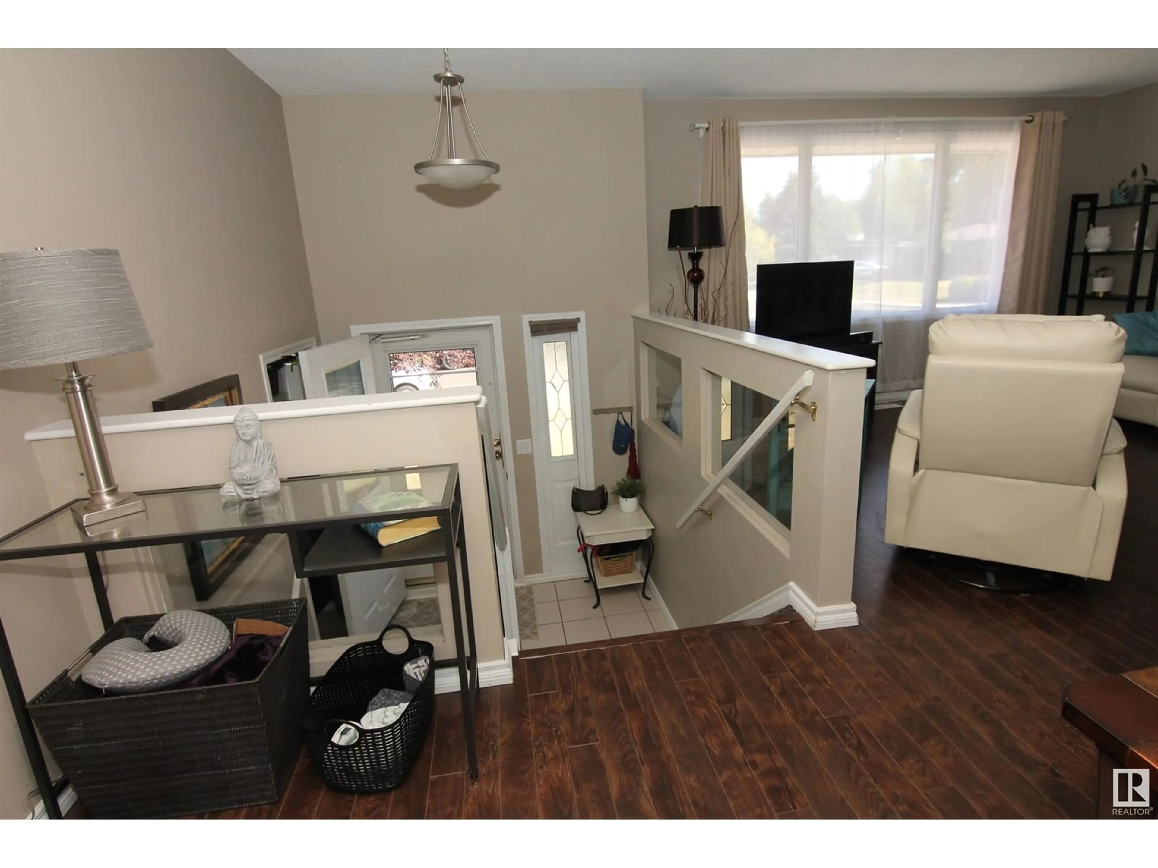A pic of a room for 8 MEADOWBROOK RD, Sherwood Park Alberta T8A0N8
