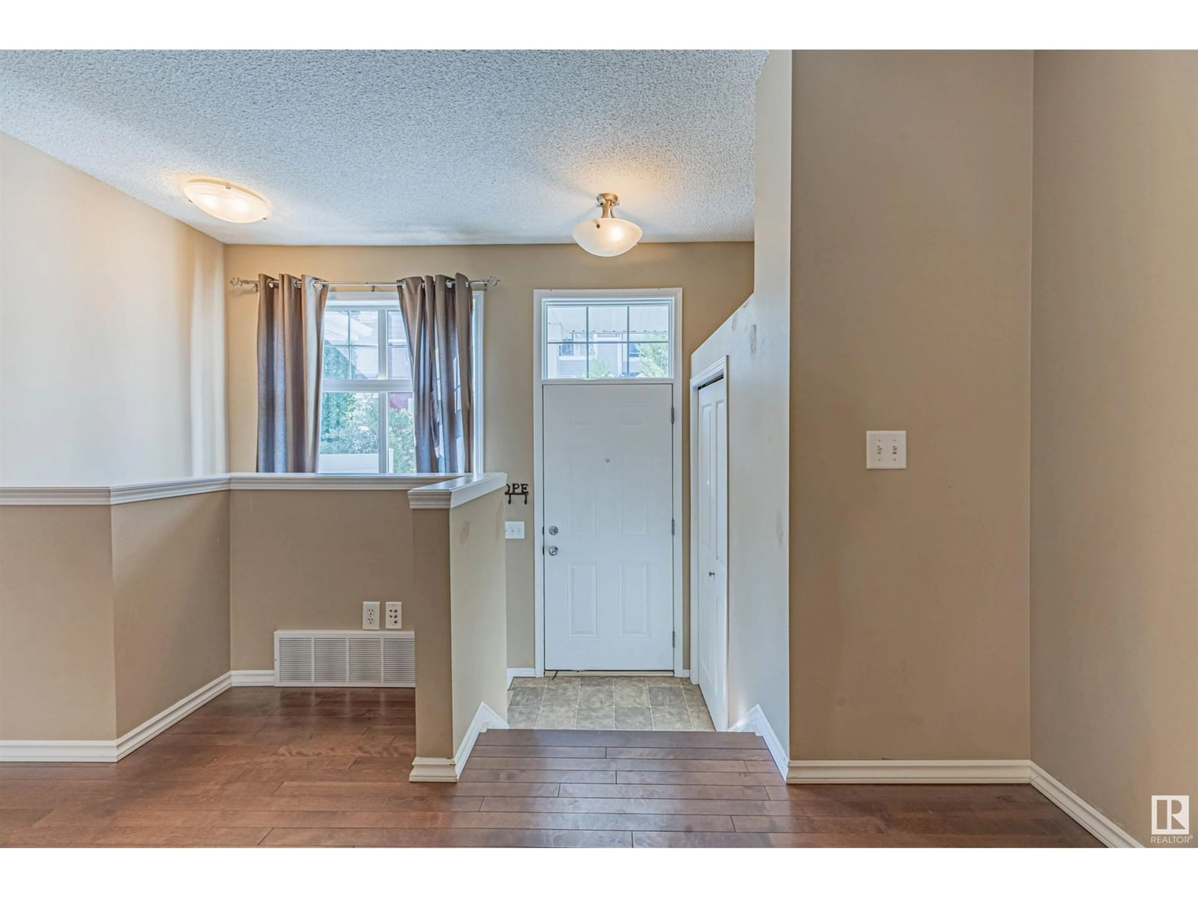 Indoor entryway for 5604 - 150 199 ST, Edmonton Alberta T6M2Z9