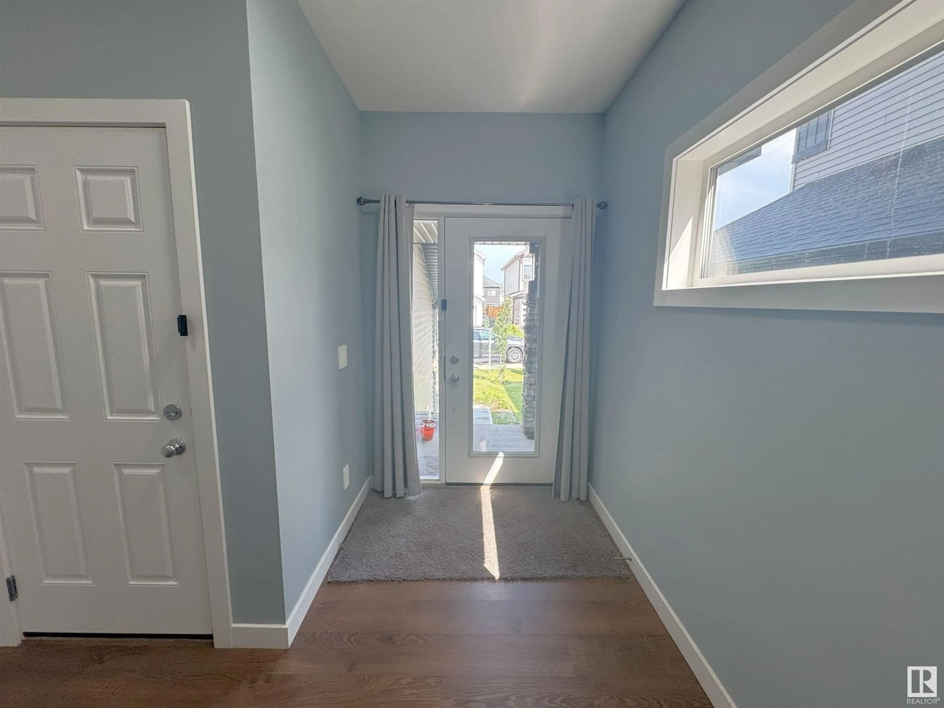 Indoor entryway for 9708 224 ST, Edmonton Alberta T5T7P4
