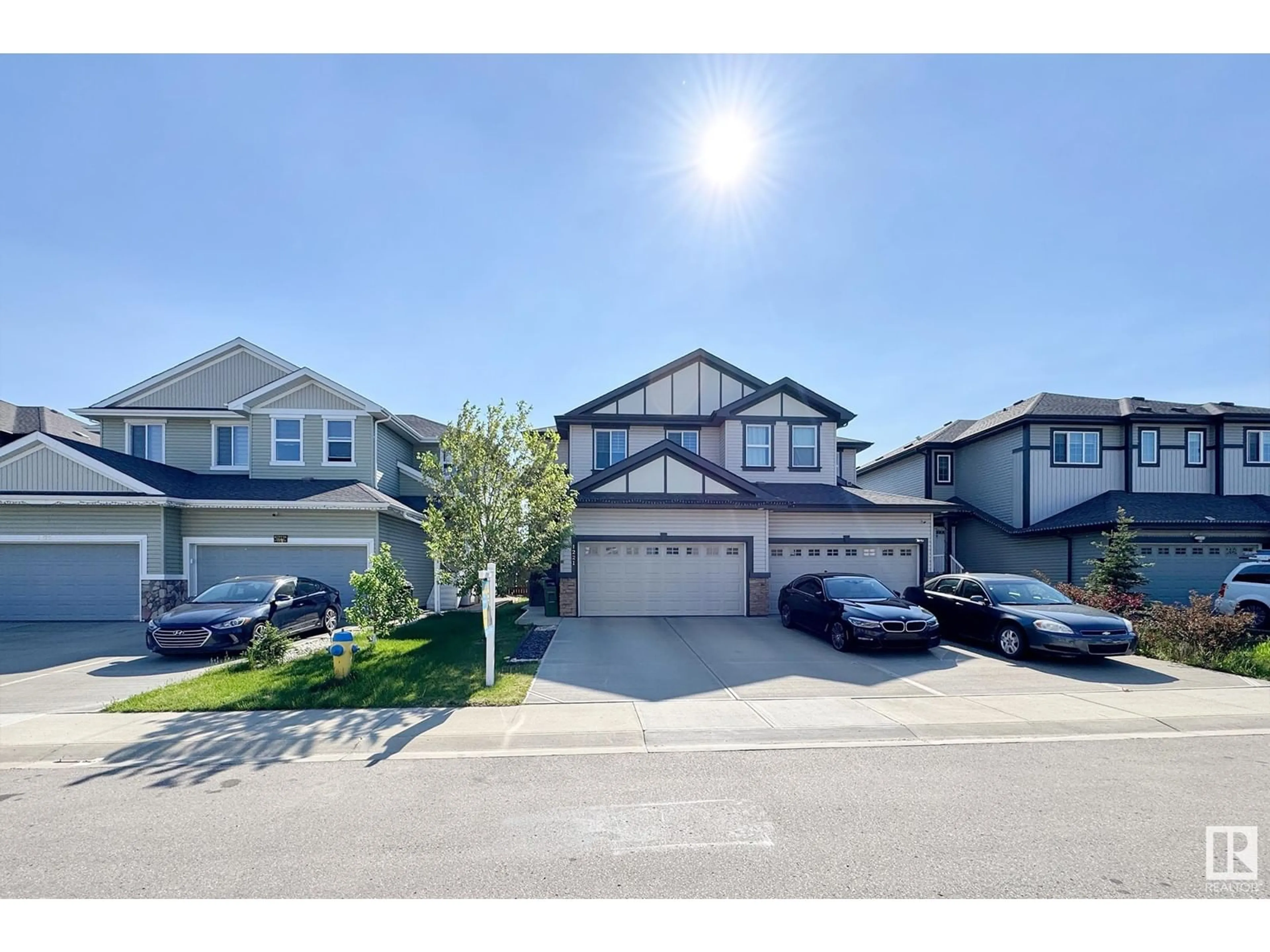 A pic from outside/outdoor area/front of a property/back of a property/a pic from drone, street for 1221 27 ST, Edmonton Alberta T6T2J3