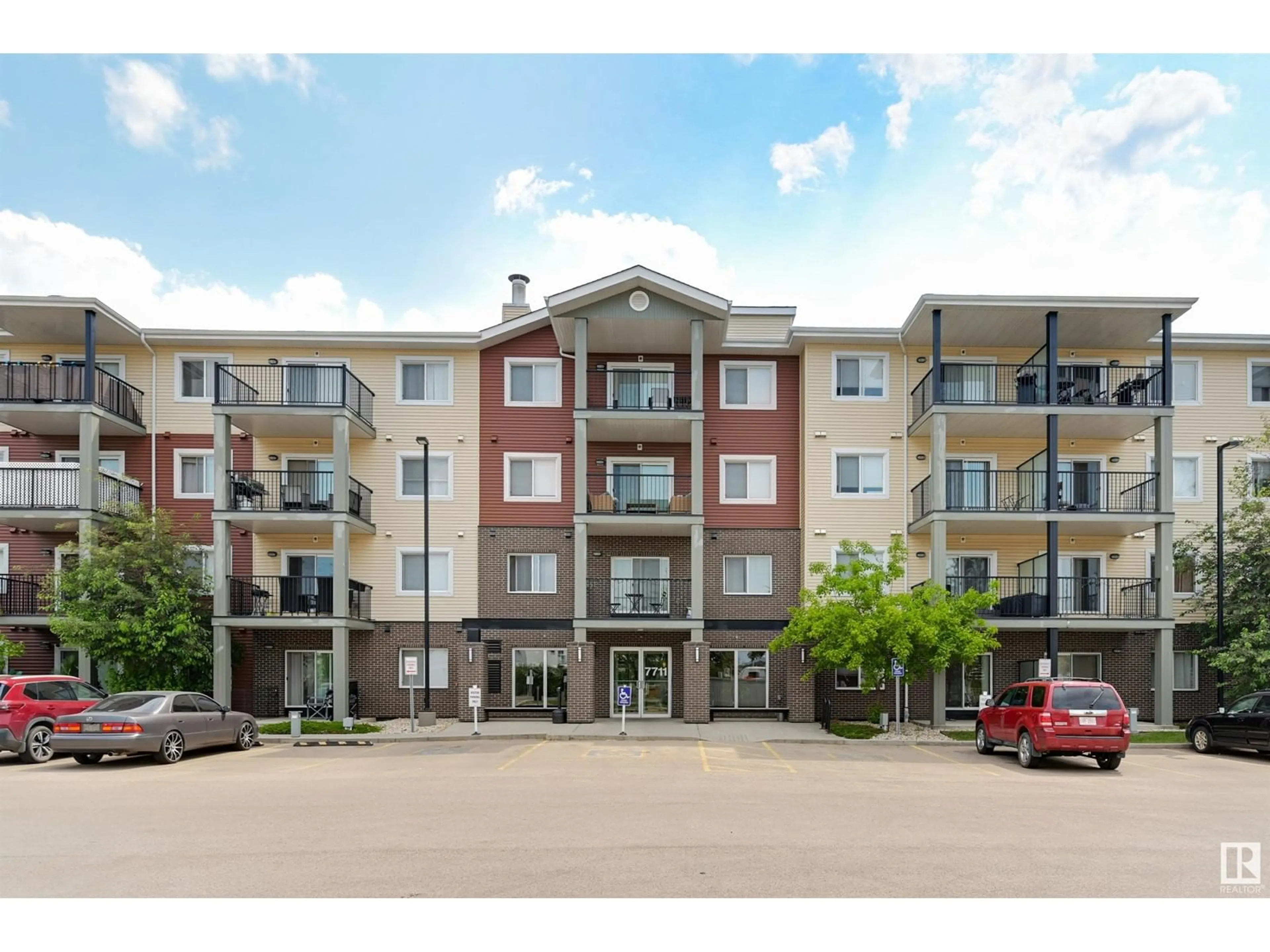 Unknown for 213 - 7711 71 ST, Edmonton Alberta T6B3W3