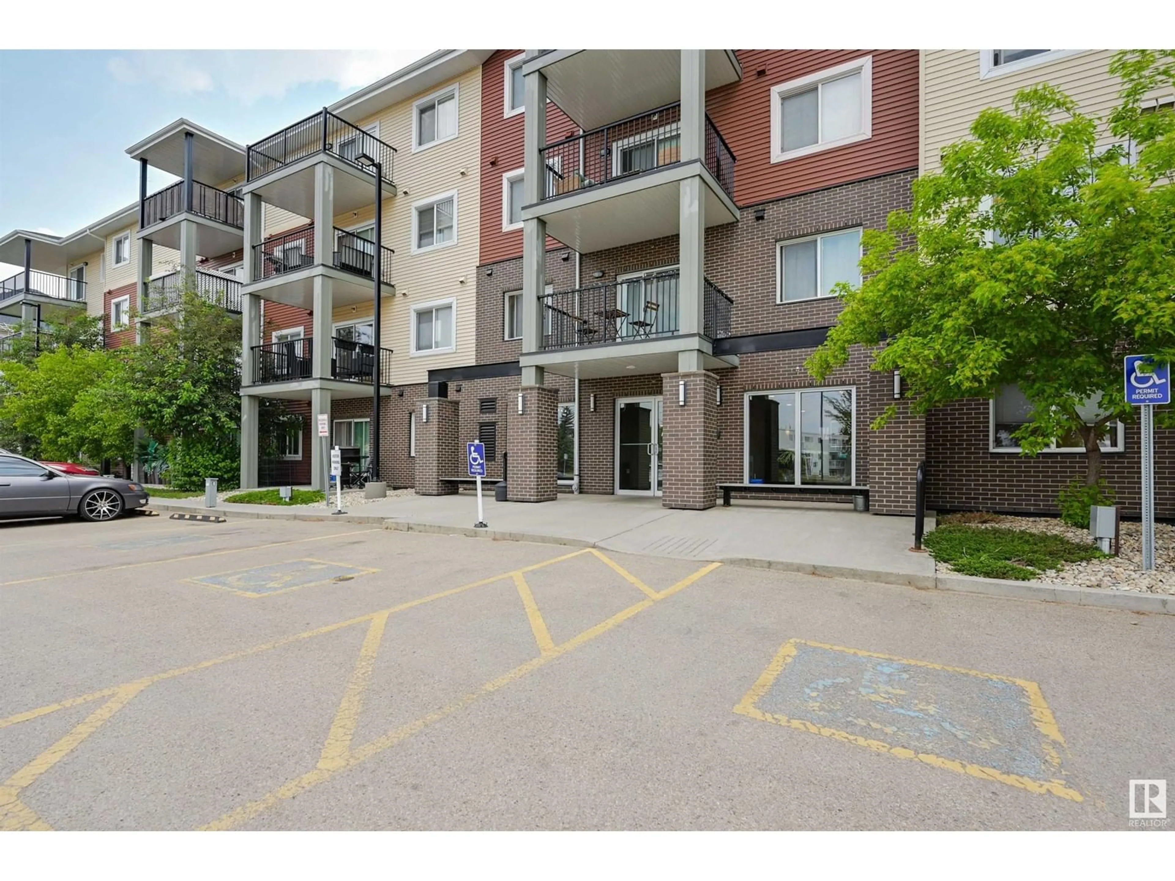 Patio, unknown for 213 - 7711 71 ST, Edmonton Alberta T6B3W3