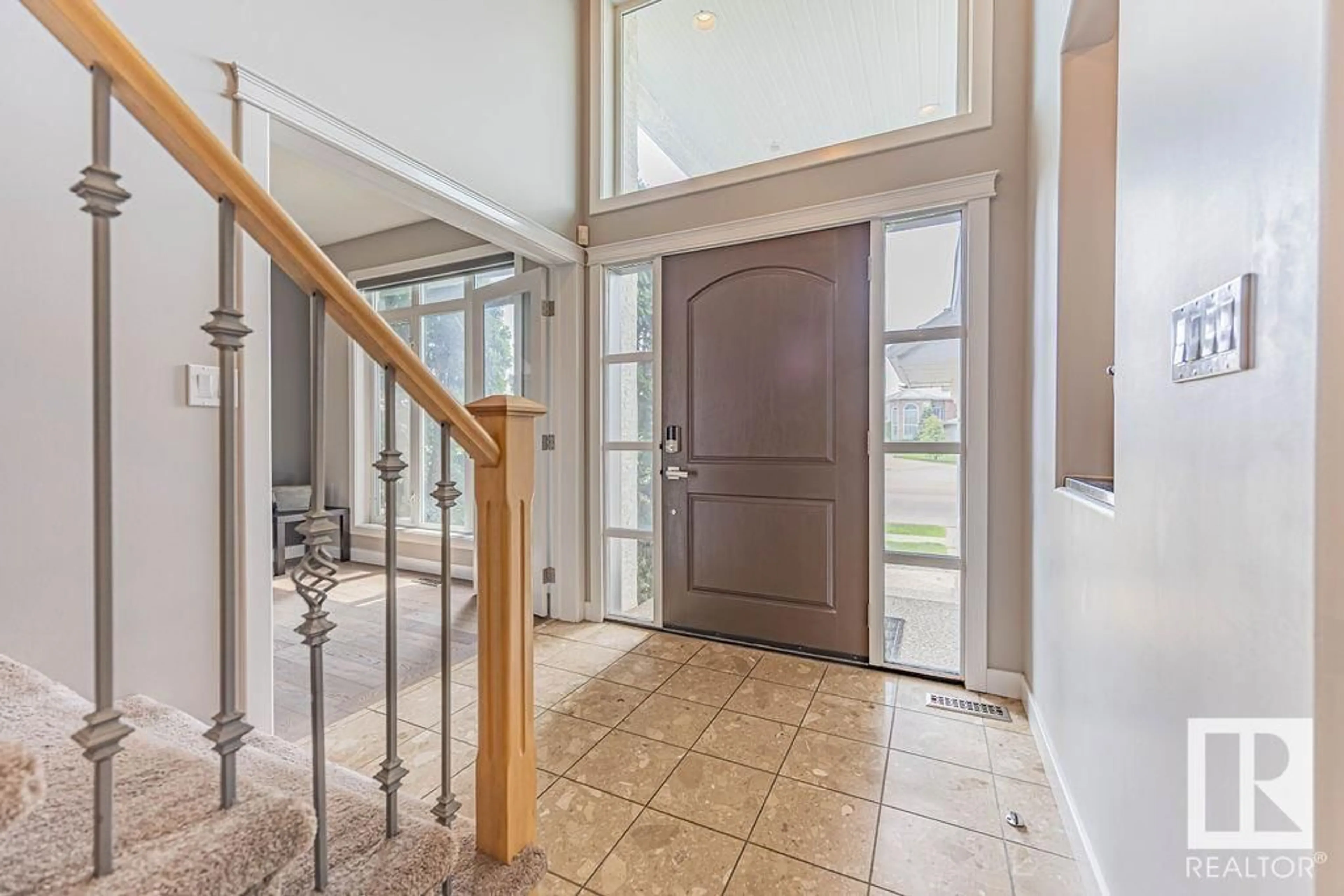 Indoor entryway for NW - 11564 15 AV, Edmonton Alberta T6J7C9