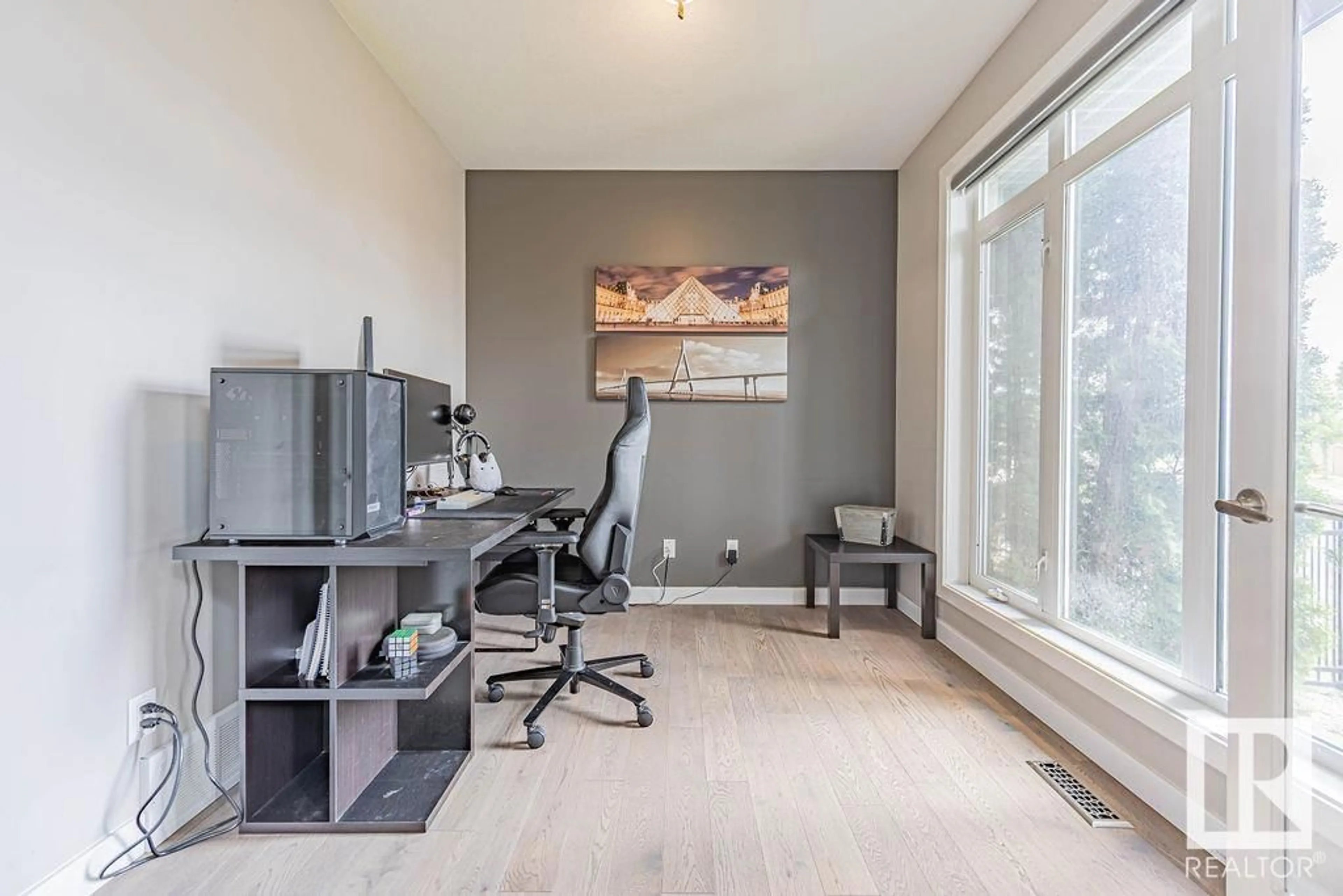 A pic of a room for NW - 11564 15 AV, Edmonton Alberta T6J7C9