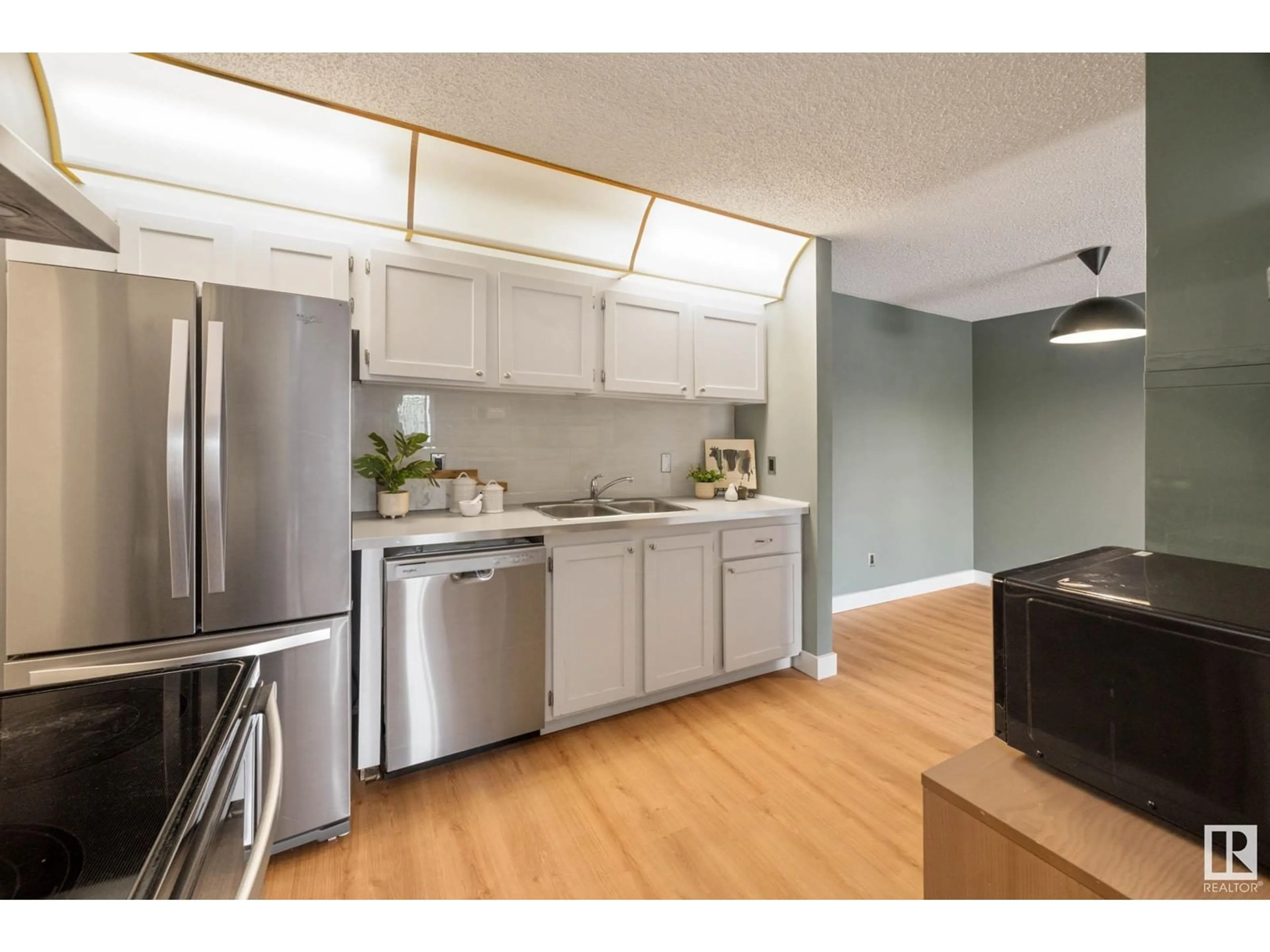 Unknown for 17211 92 AV, Edmonton Alberta T5T3K7