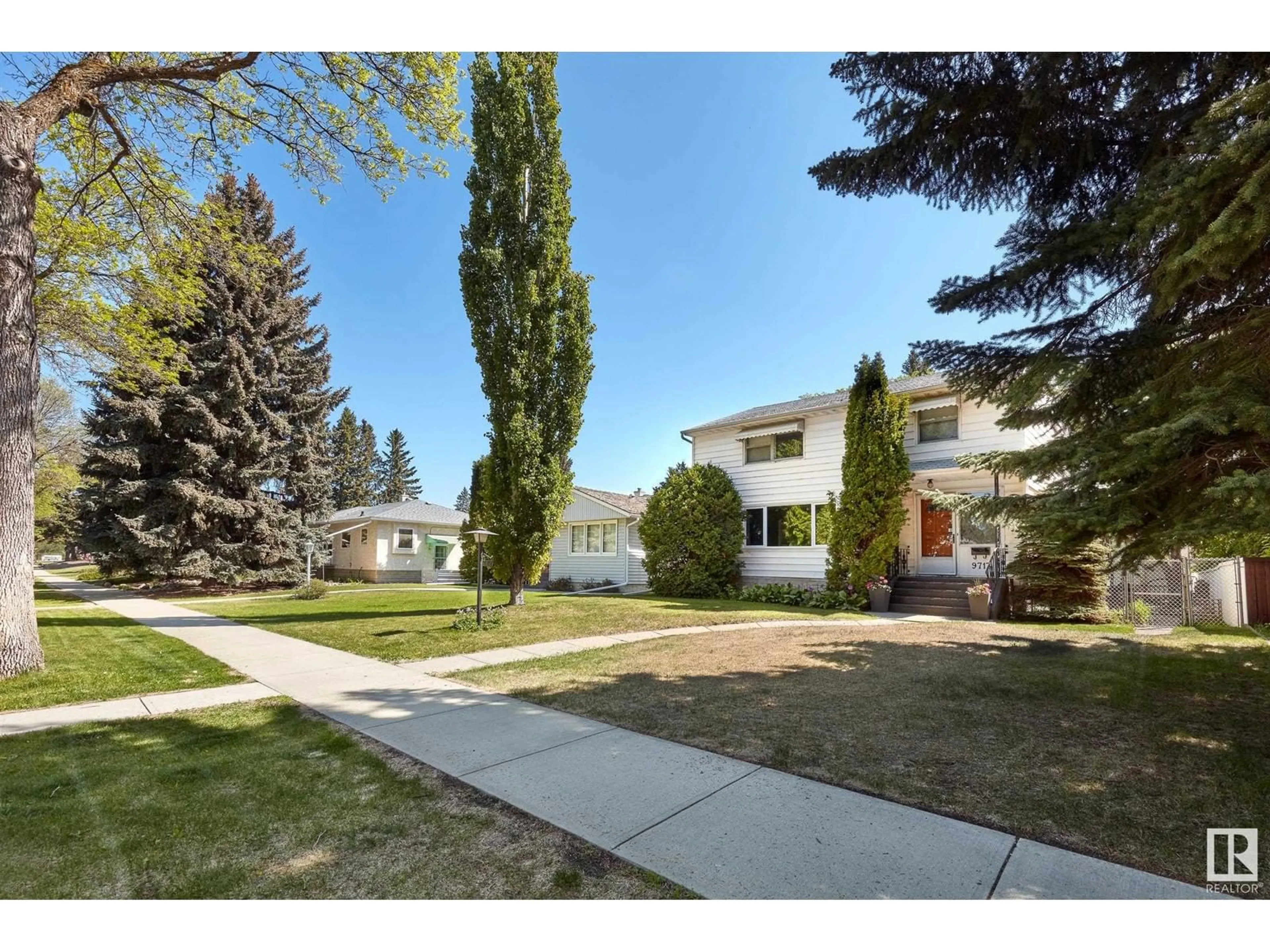 Unknown for 9717 143 ST, Edmonton Alberta T5N2R3