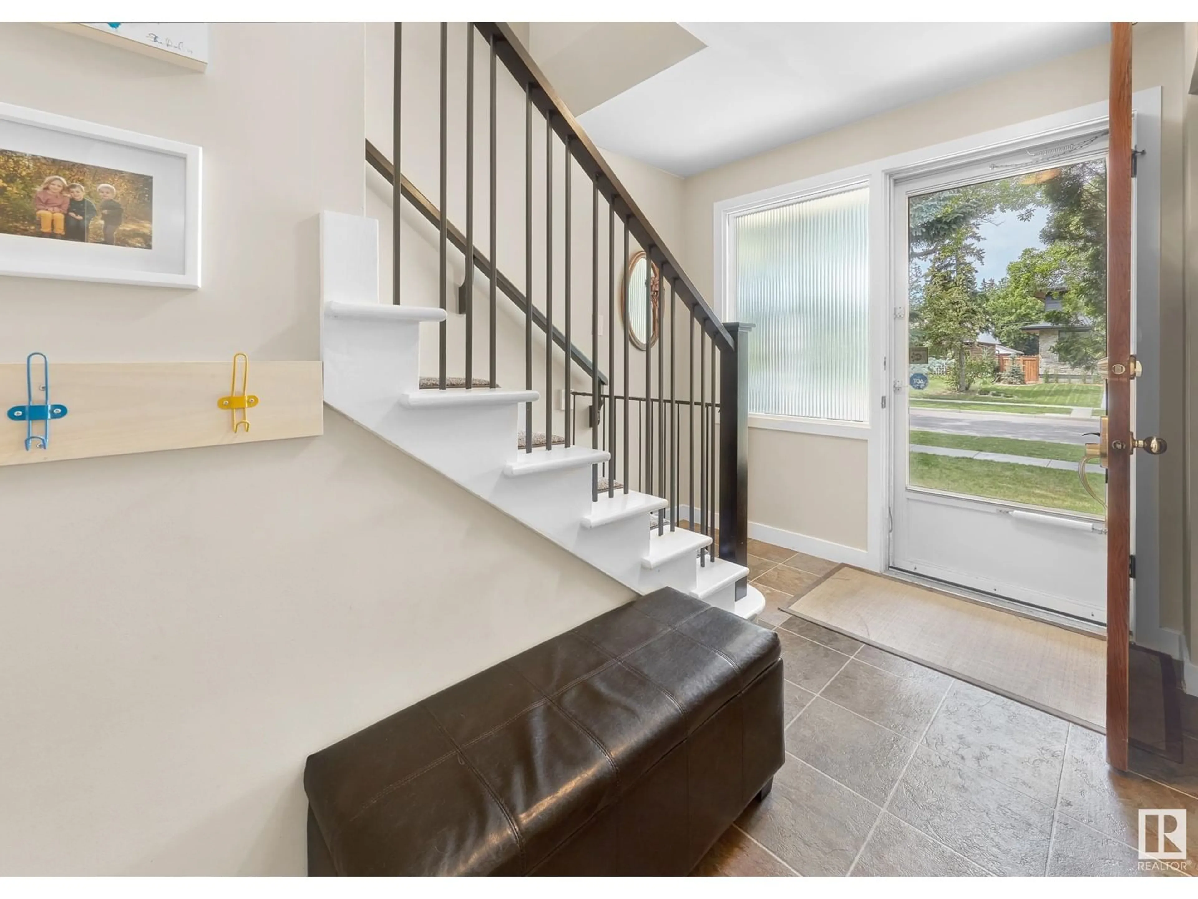 Indoor entryway for 9717 143 ST, Edmonton Alberta T5N2R3