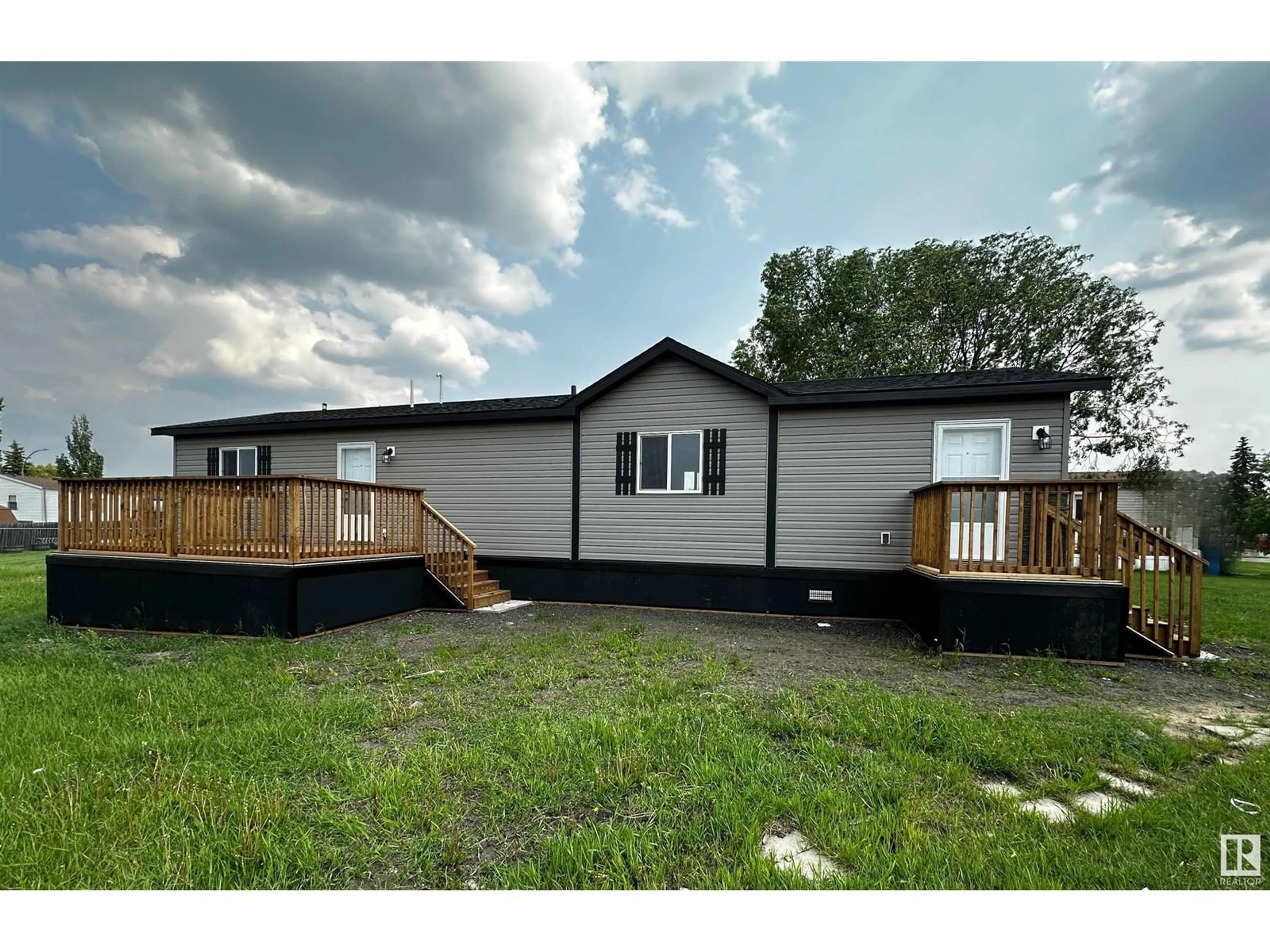 Home with vinyl exterior material, unknown for 74 WILLOW PARK ES, Leduc Alberta T9E5R5