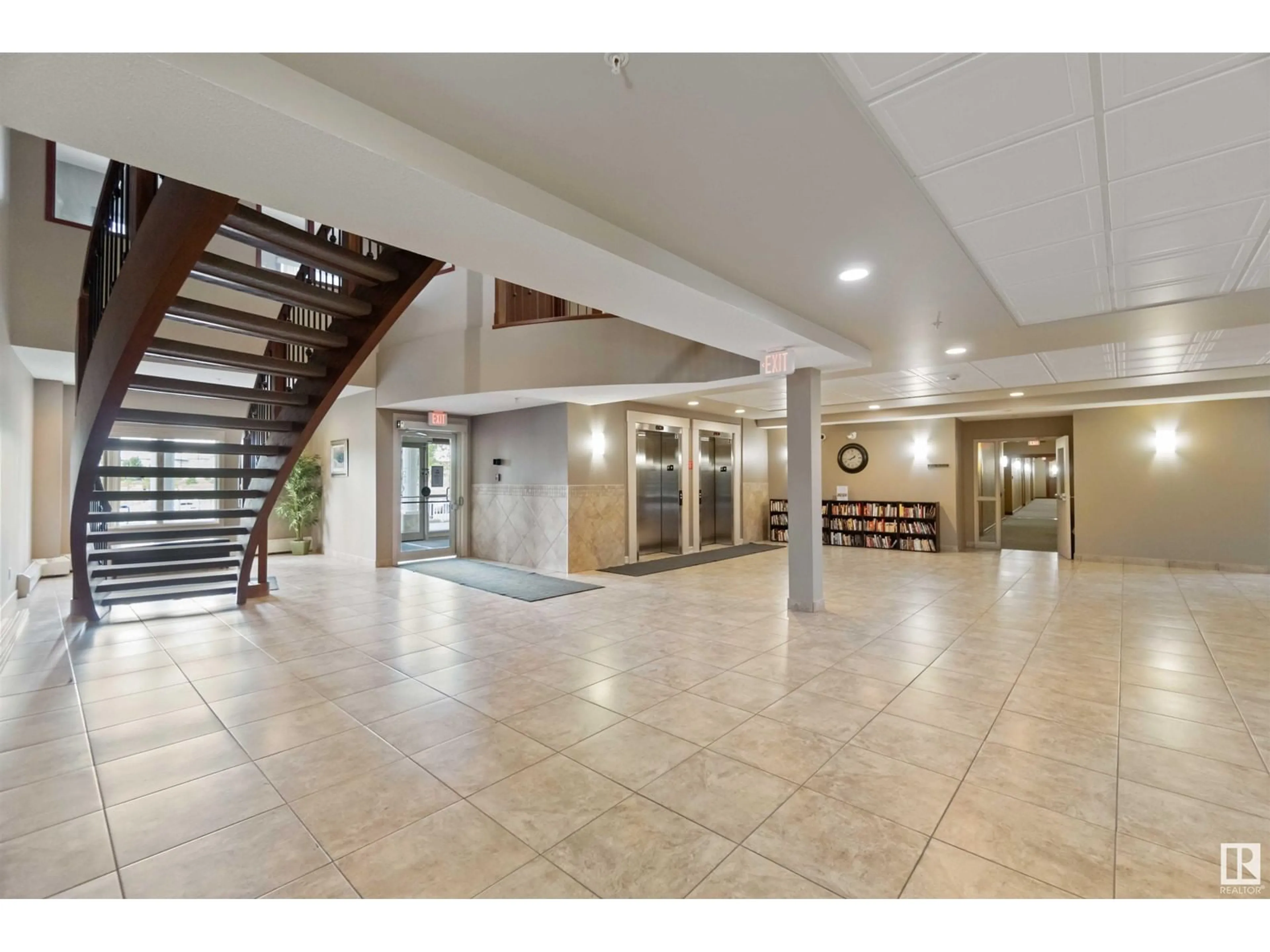Indoor foyer for #405 - 263 MACEWAN RD, Edmonton Alberta T6W0C4