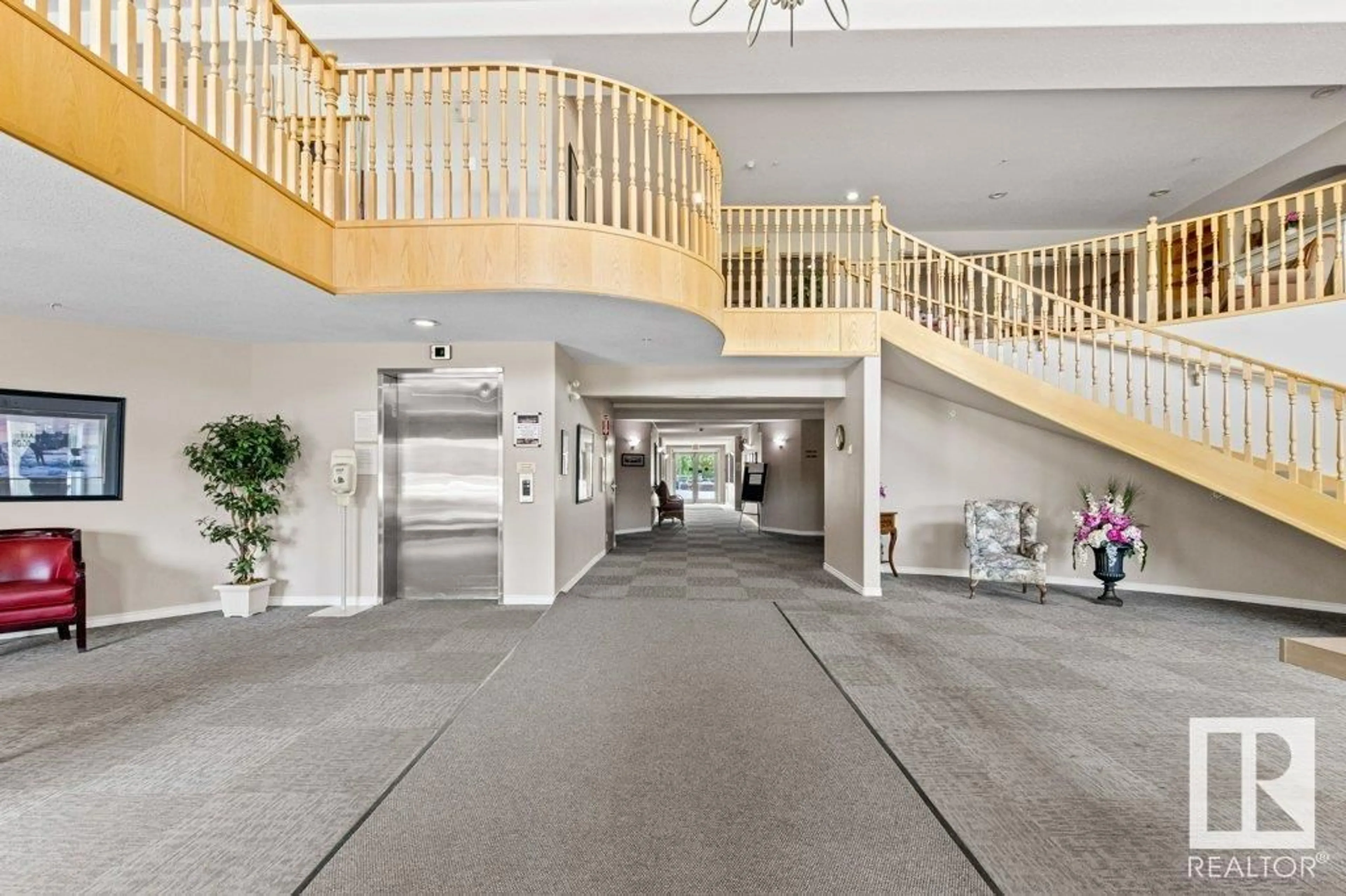Indoor foyer for #125 - 2741 55 ST, Edmonton Alberta T6L7G7