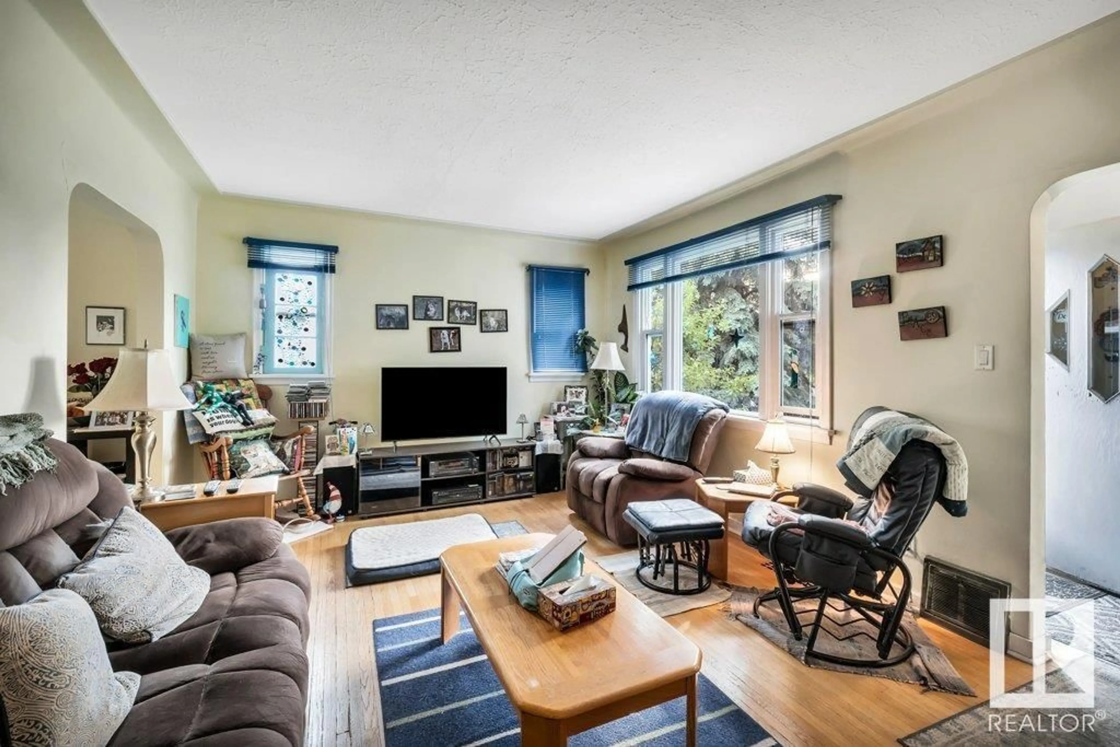 Living room with furniture, unknown for 11127 129 ST, Edmonton Alberta T5M0Y6