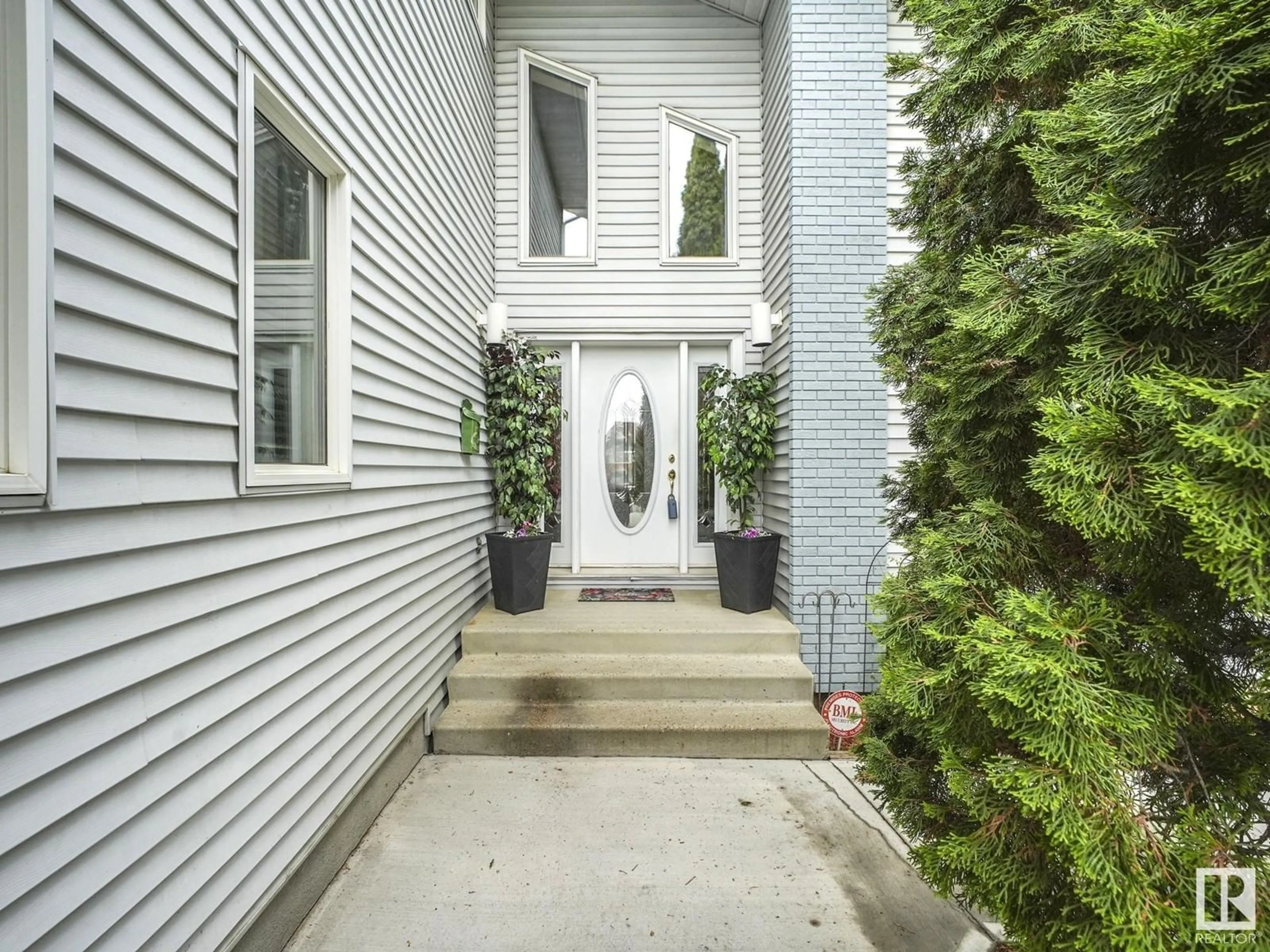Unknown for 15756 106 ST, Edmonton Alberta T5X5B5