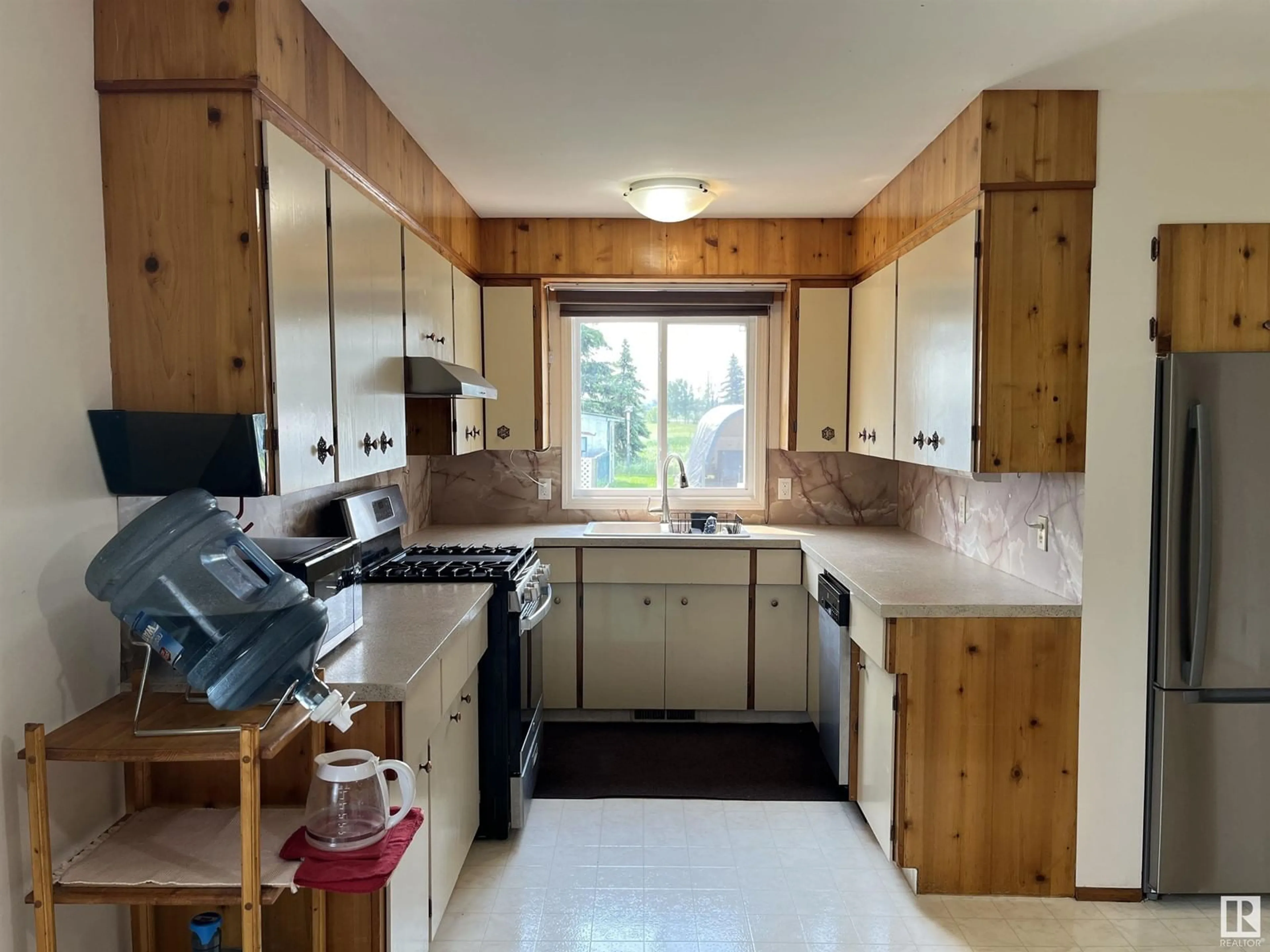 Standard kitchen, ceramic/tile floor for #102 - 56227 HWY 33, Rural Lac Ste. Anne County Alberta T0E1A0