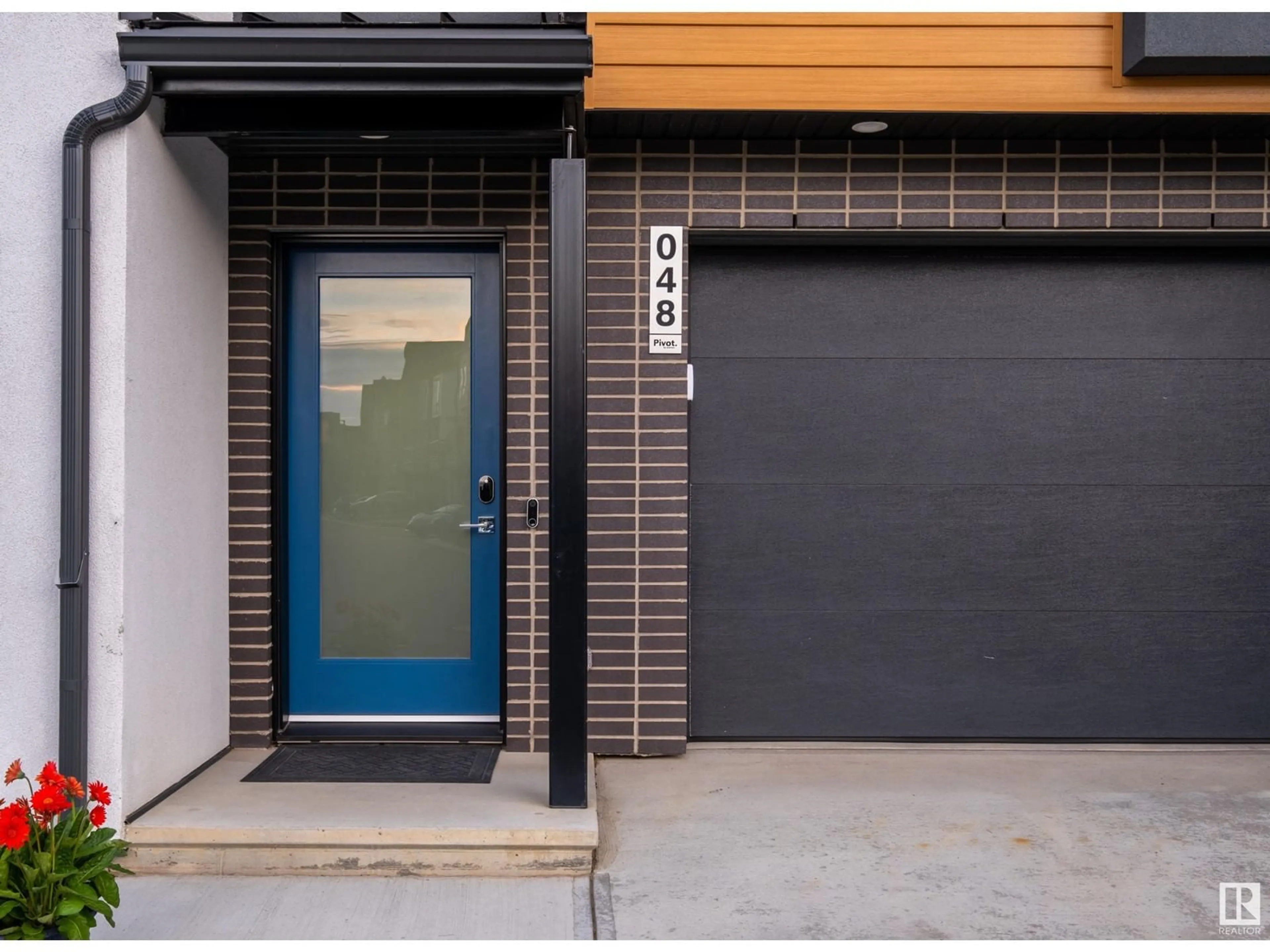 Indoor entryway for #48 - 1304 RUTHERFORD RD, Edmonton Alberta T6W0B4