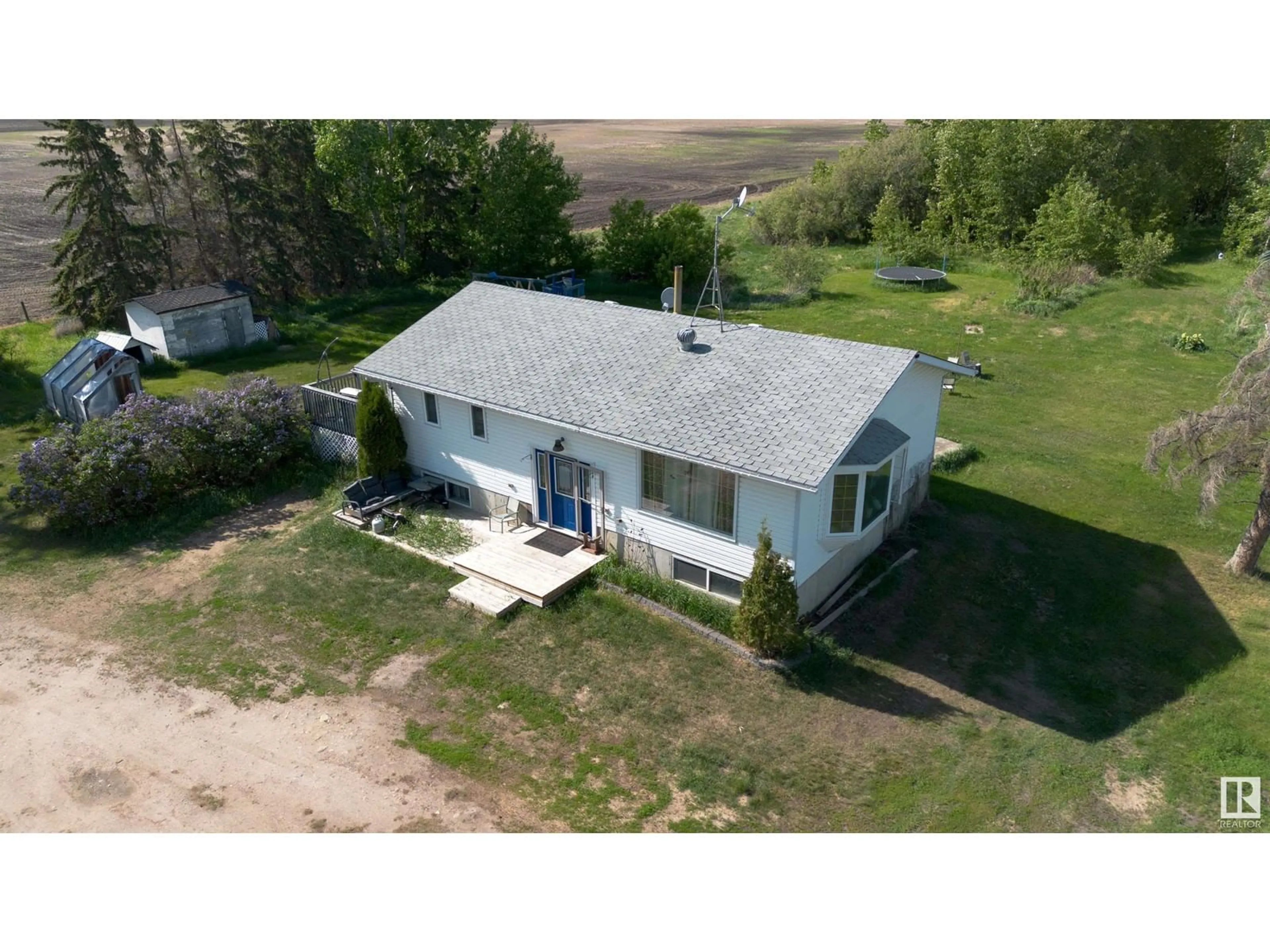 A pic from outside/outdoor area/front of a property/back of a property/a pic from drone, building for 25022 TWP RD 612, Rural Westlock County Alberta T7P2P1