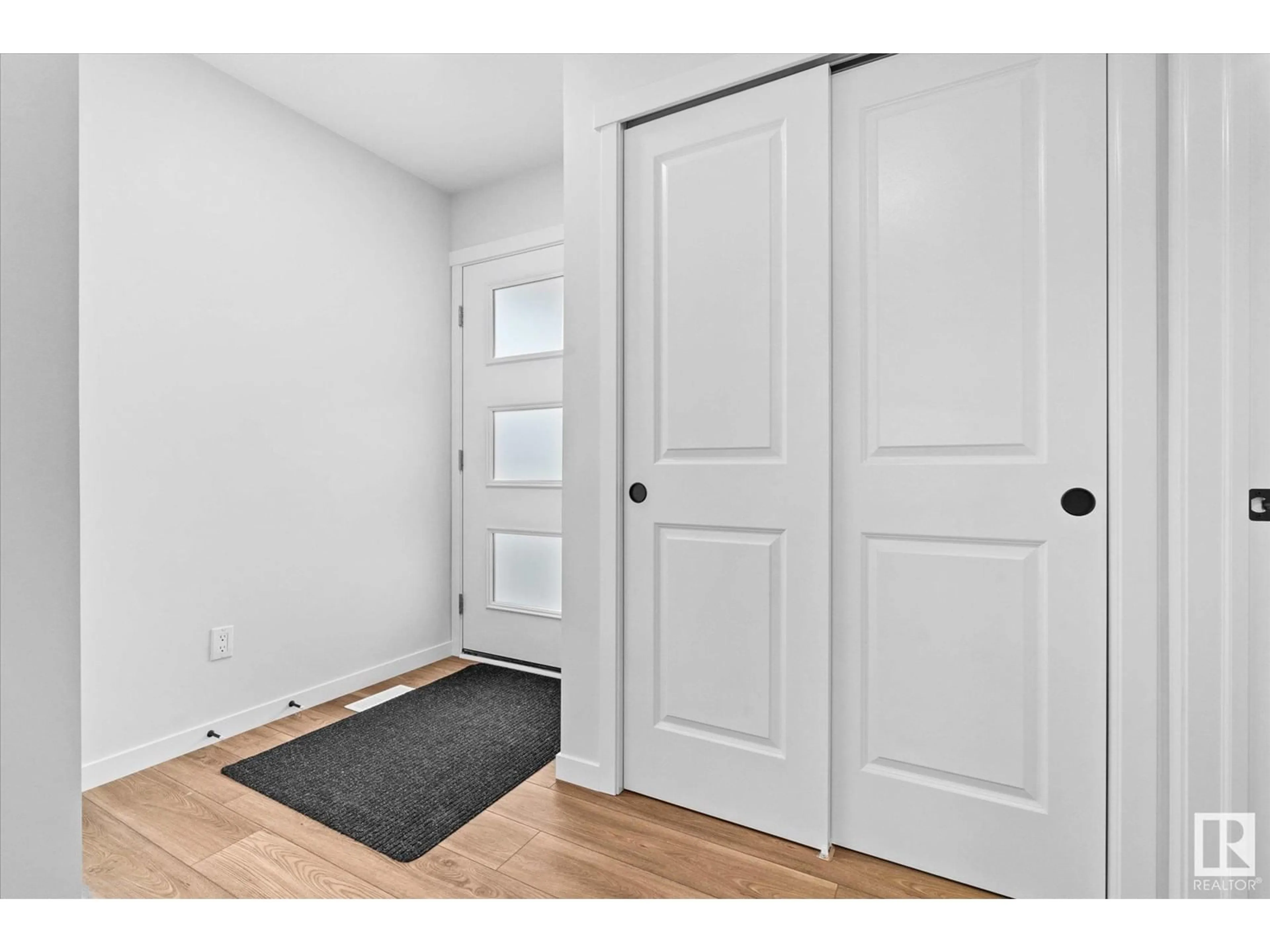 Indoor entryway for 1727 WESTERRA WD, Stony Plain Alberta T7Z0P1