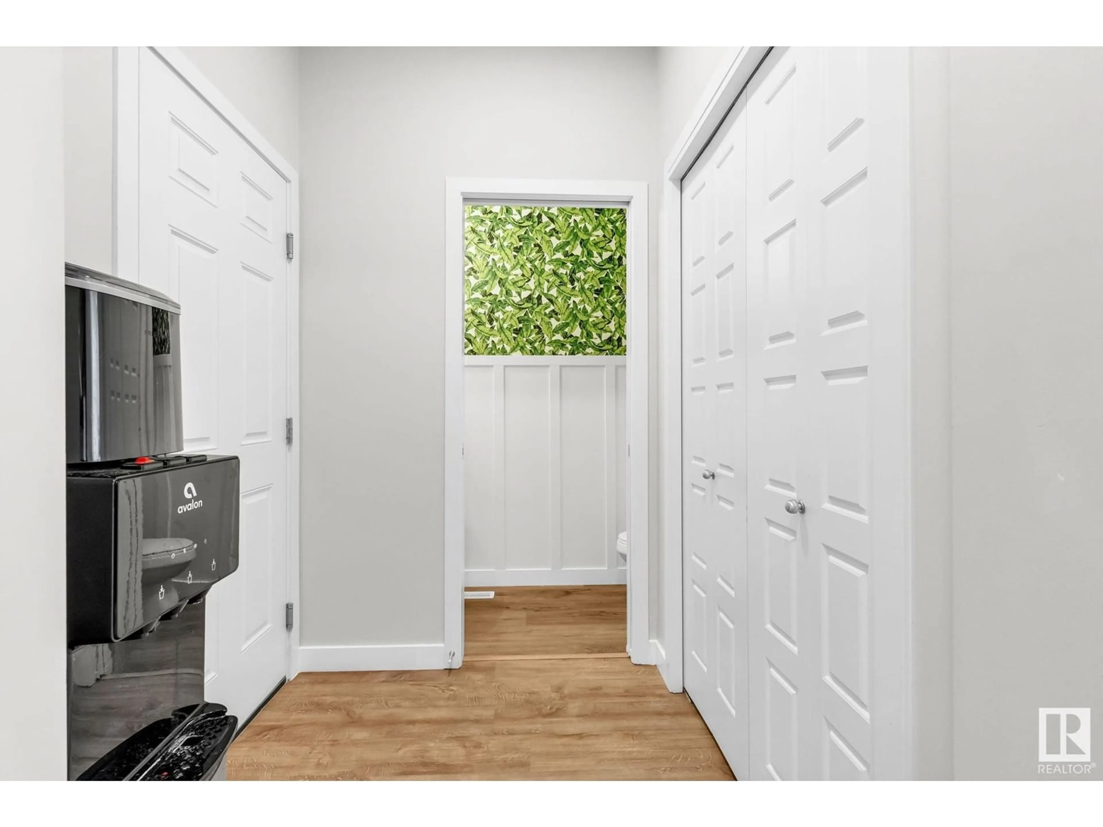 Indoor entryway for 2117 CASSIDY WD, Edmonton Alberta T6W1A7