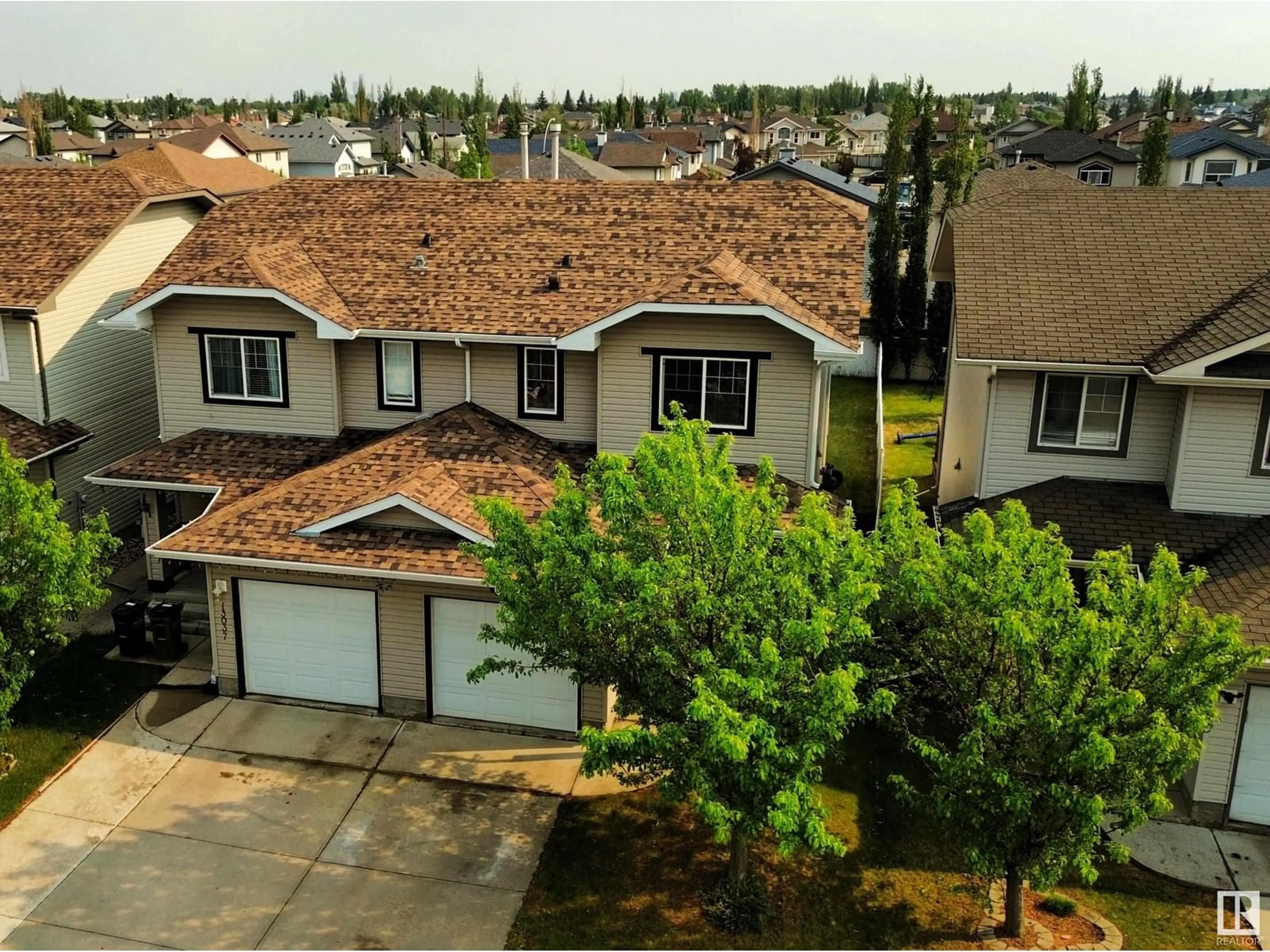 A pic from outside/outdoor area/front of a property/back of a property/a pic from drone, street for 13041 162A AV, Edmonton Alberta T6V1V5
