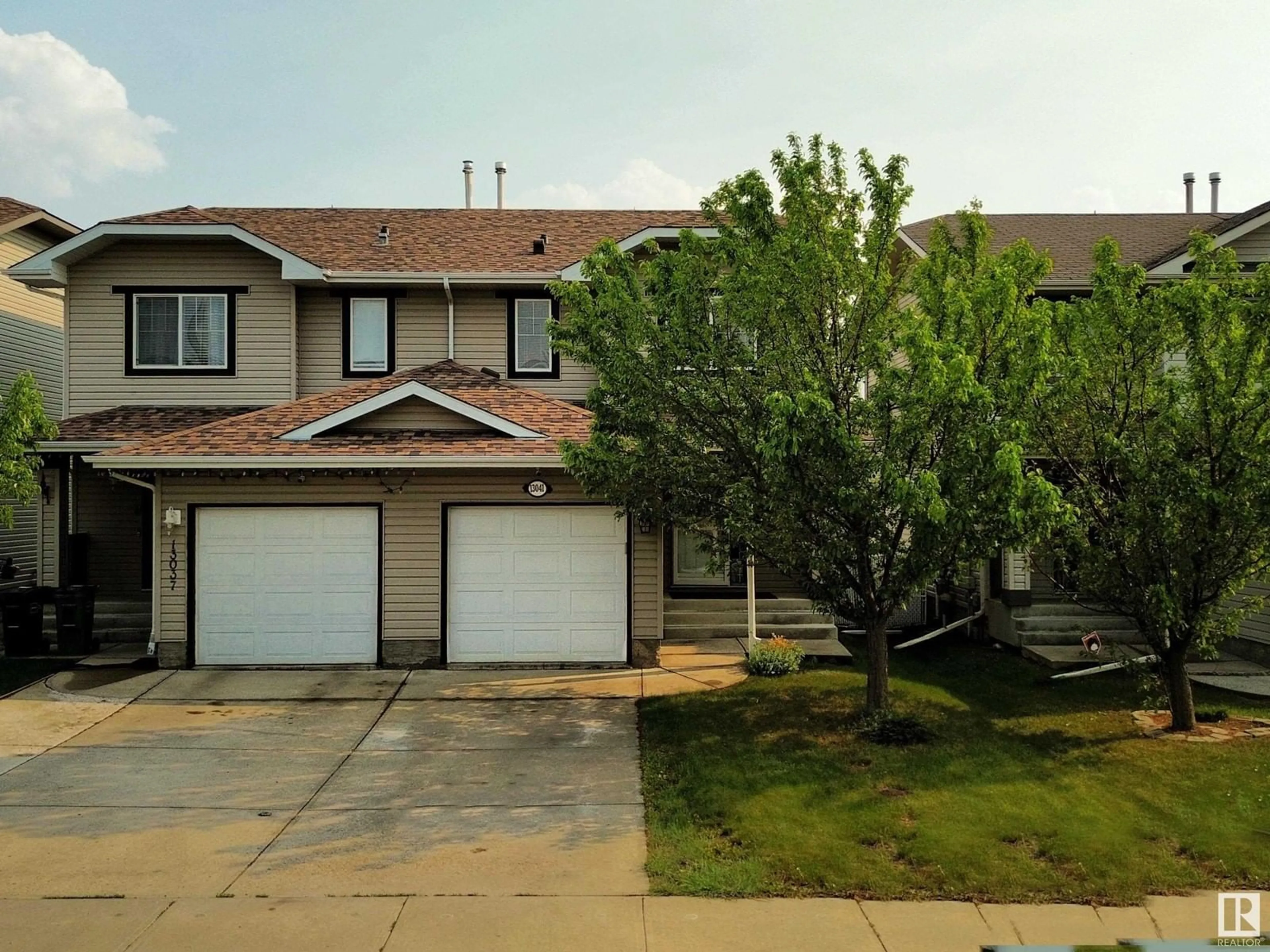 A pic from outside/outdoor area/front of a property/back of a property/a pic from drone, street for 13041 162A AV, Edmonton Alberta T6V1V5