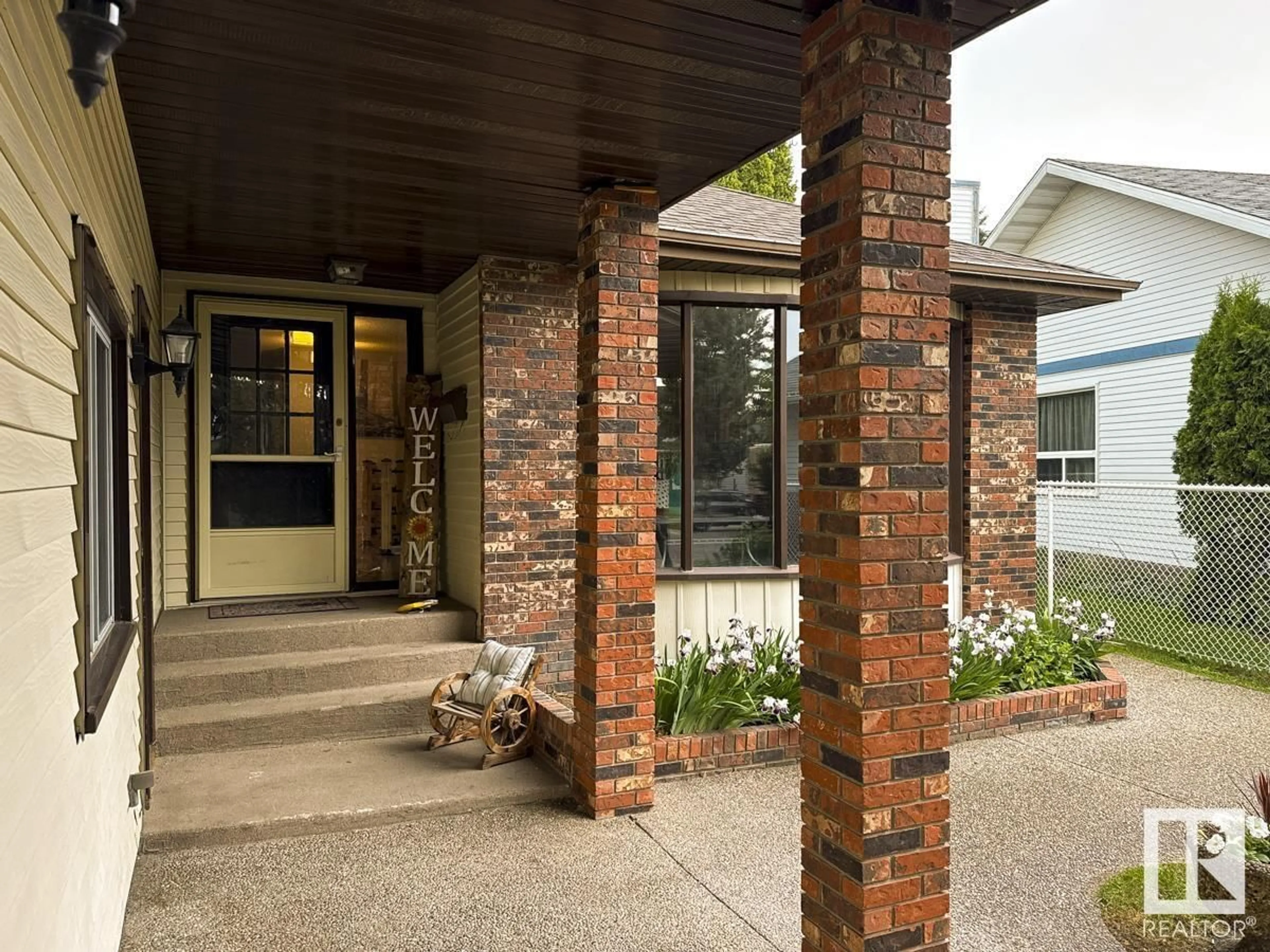 Home with brick exterior material, street for 669 VILLAGE DR, Sherwood Park Alberta T8A4N2