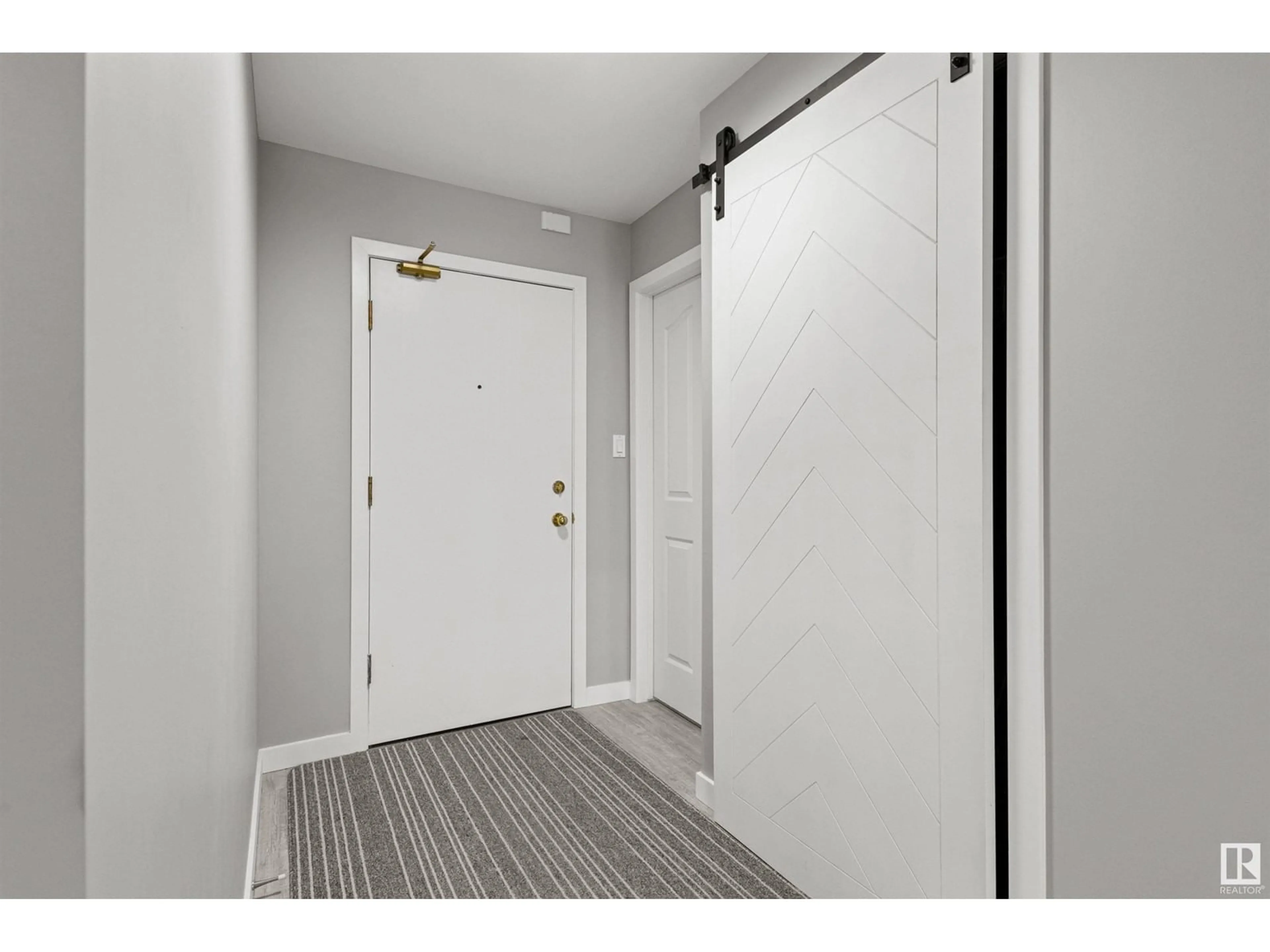 Indoor entryway for 15499 - 129 CASTLE DOWNS RD NW, Edmonton Alberta T5X5Y3