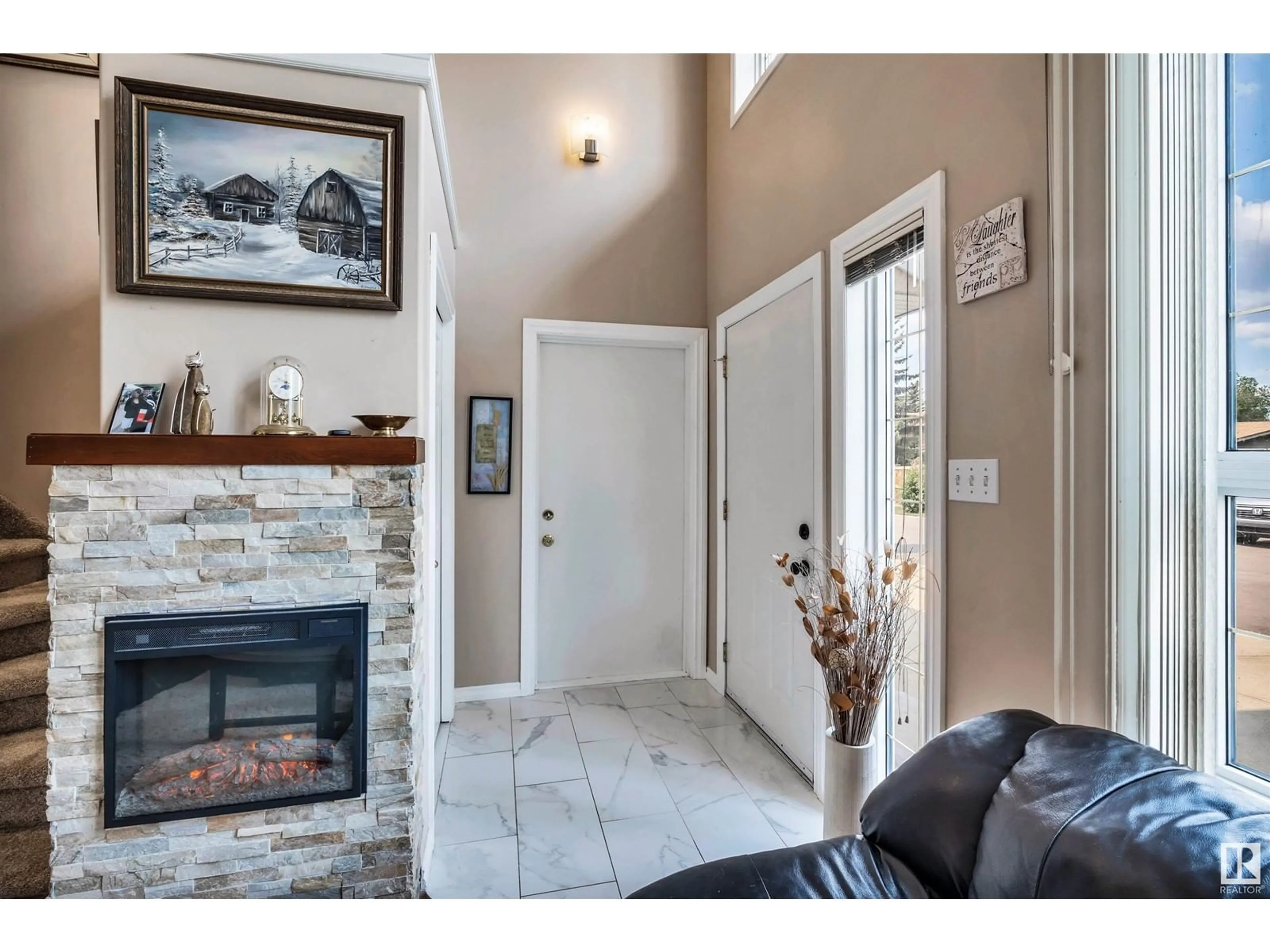 Indoor entryway for 4 - 16 FRASER DR, St. Albert Alberta T8N6P1