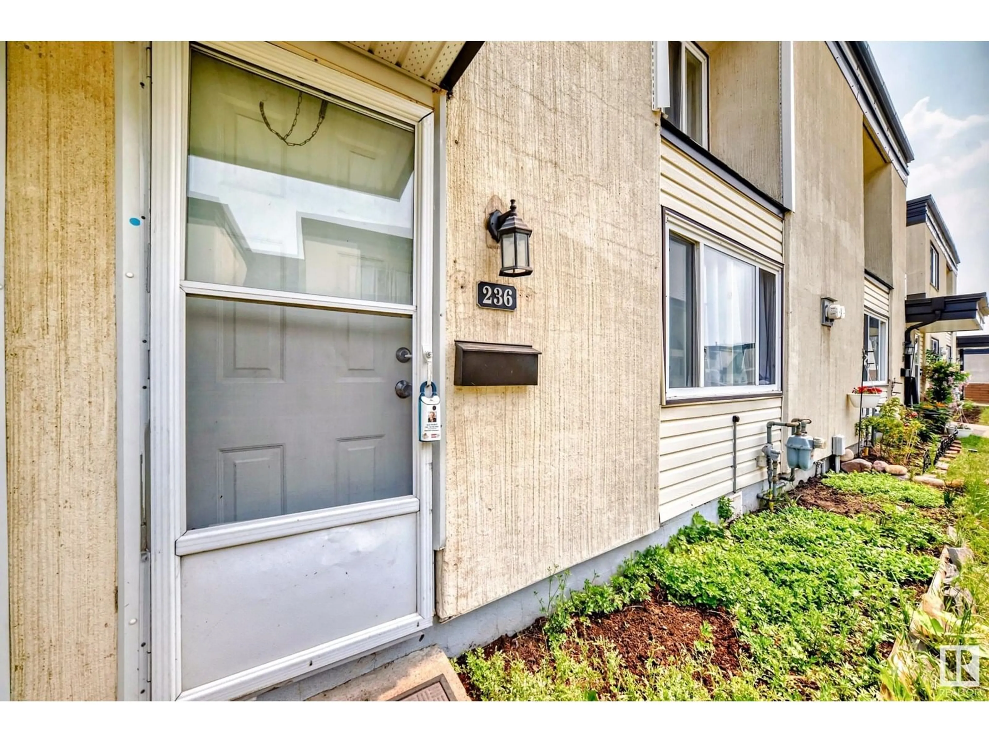 Indoor entryway for 236 - 3307 116A AV, Edmonton Alberta T5W5J9