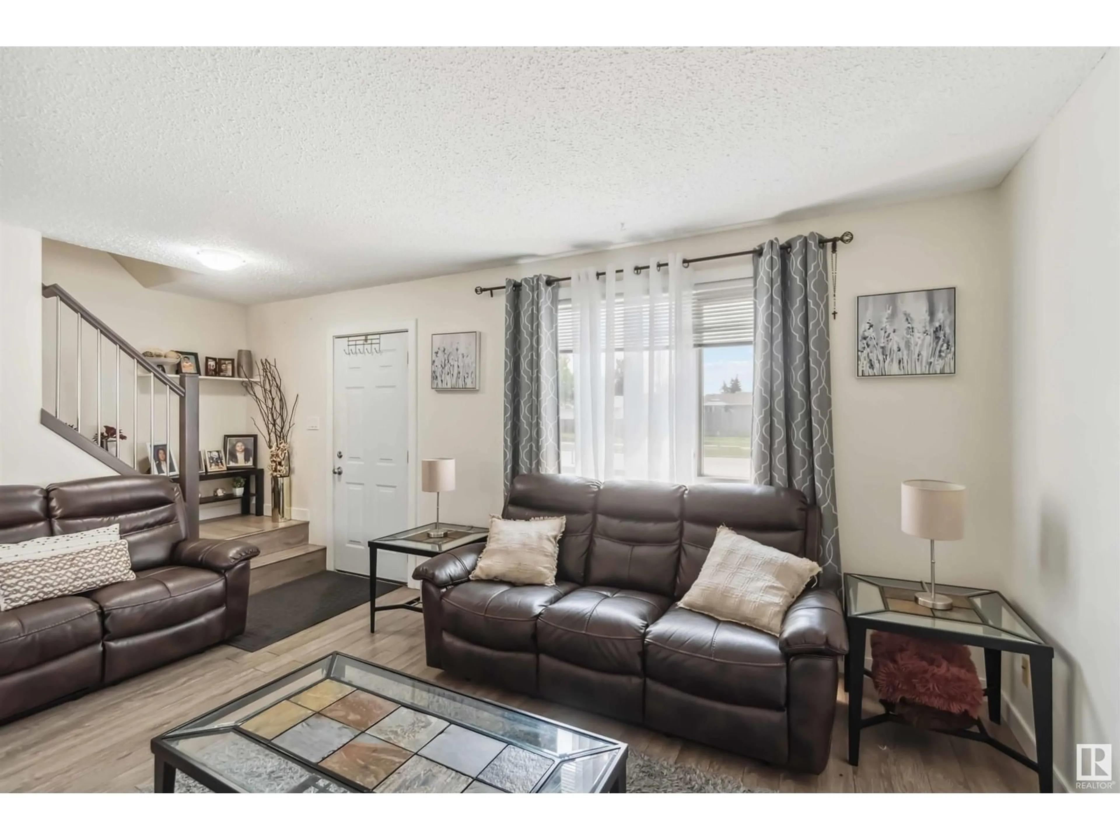 Living room with furniture, unknown for 308 HERMITAGE RD, Edmonton Alberta T5A2S3