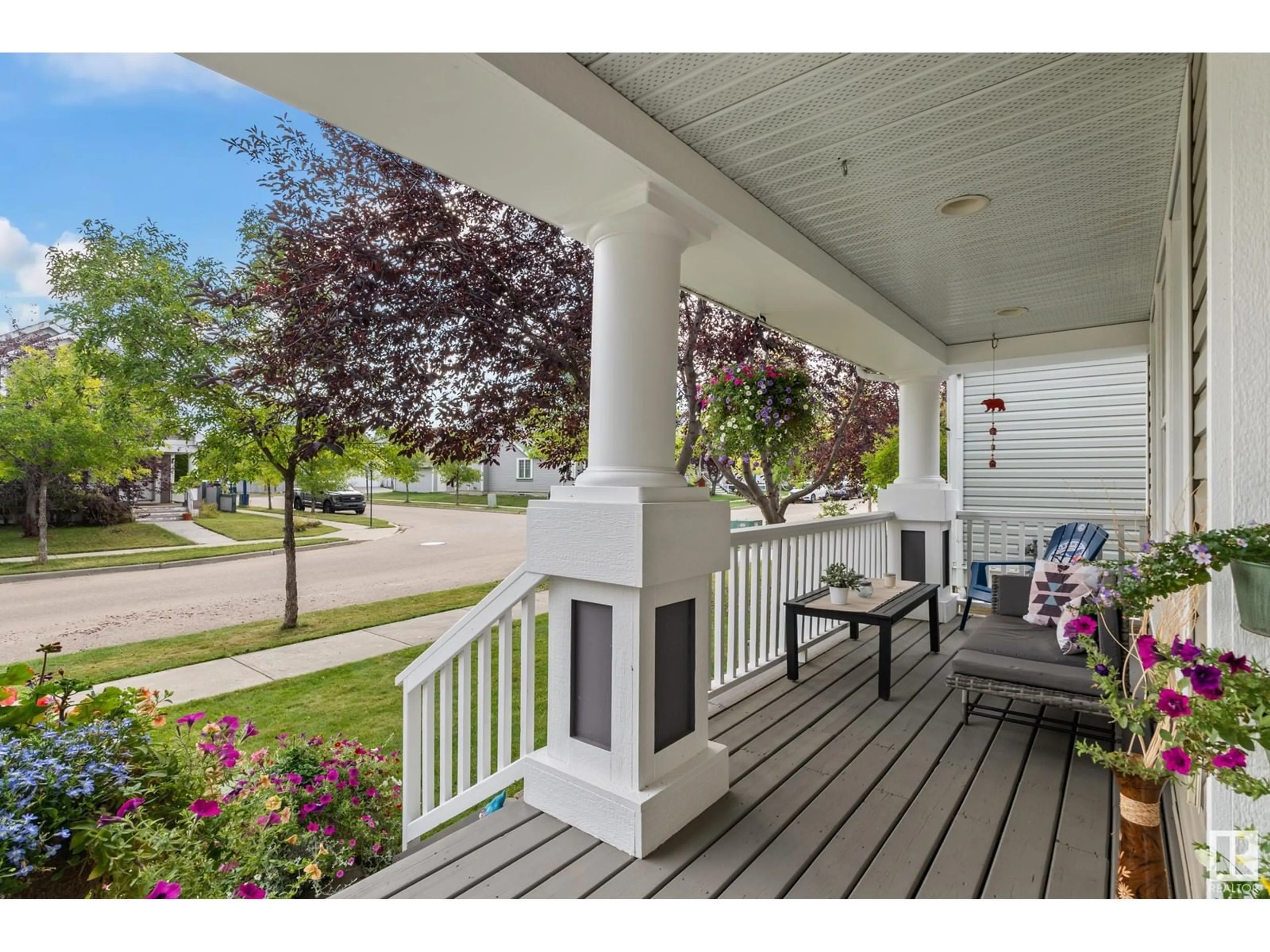 Patio, street for 1518 76 ST, Edmonton Alberta T6X1M3