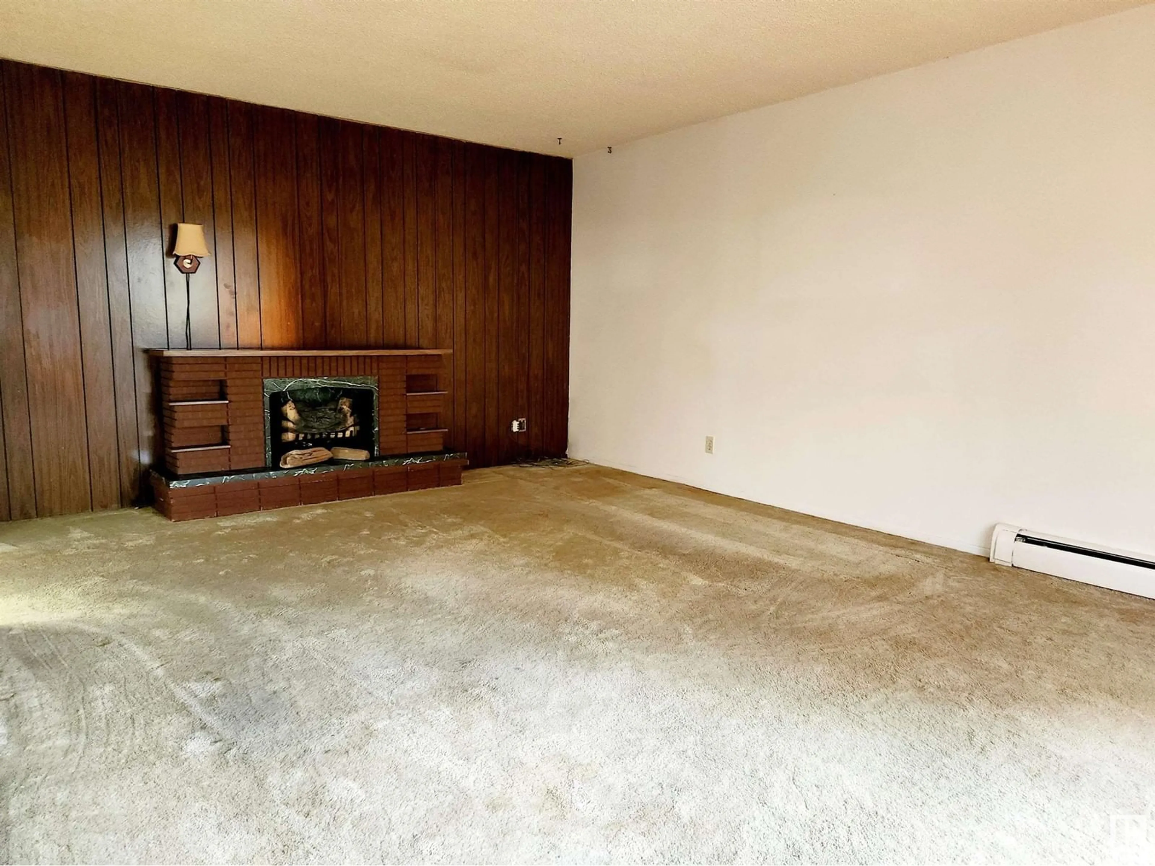 A pic of a room for #305 - 11907 81 ST, Edmonton Alberta T5B2S7