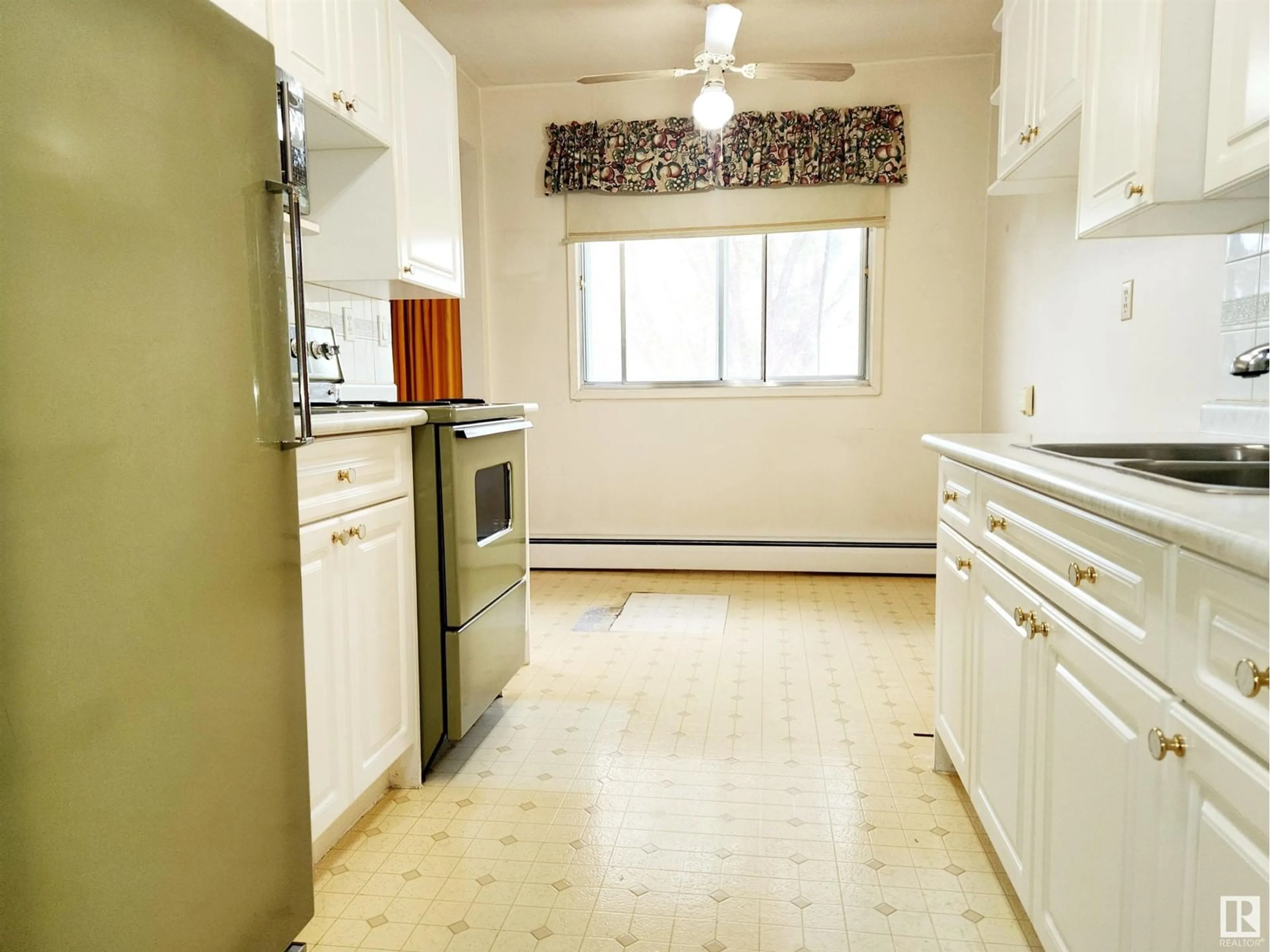 Standard kitchen, unknown for #305 - 11907 81 ST, Edmonton Alberta T5B2S7