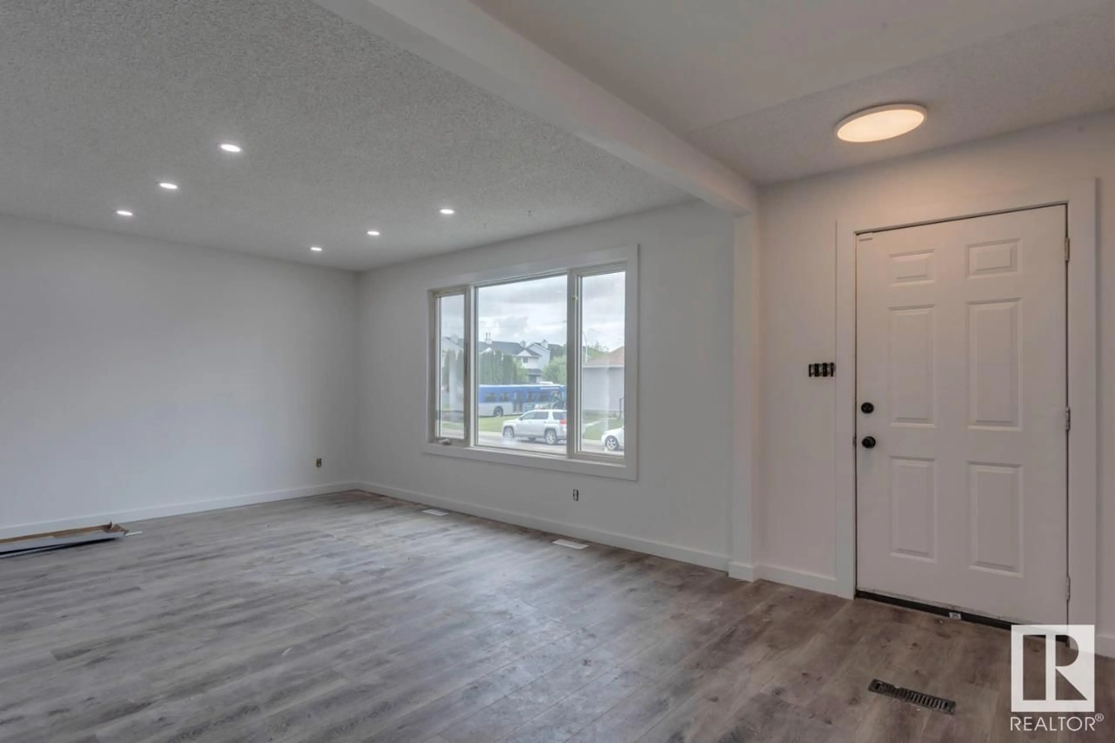 Unknown for NW - 14528 34 ST, Edmonton Alberta T5Y2J2