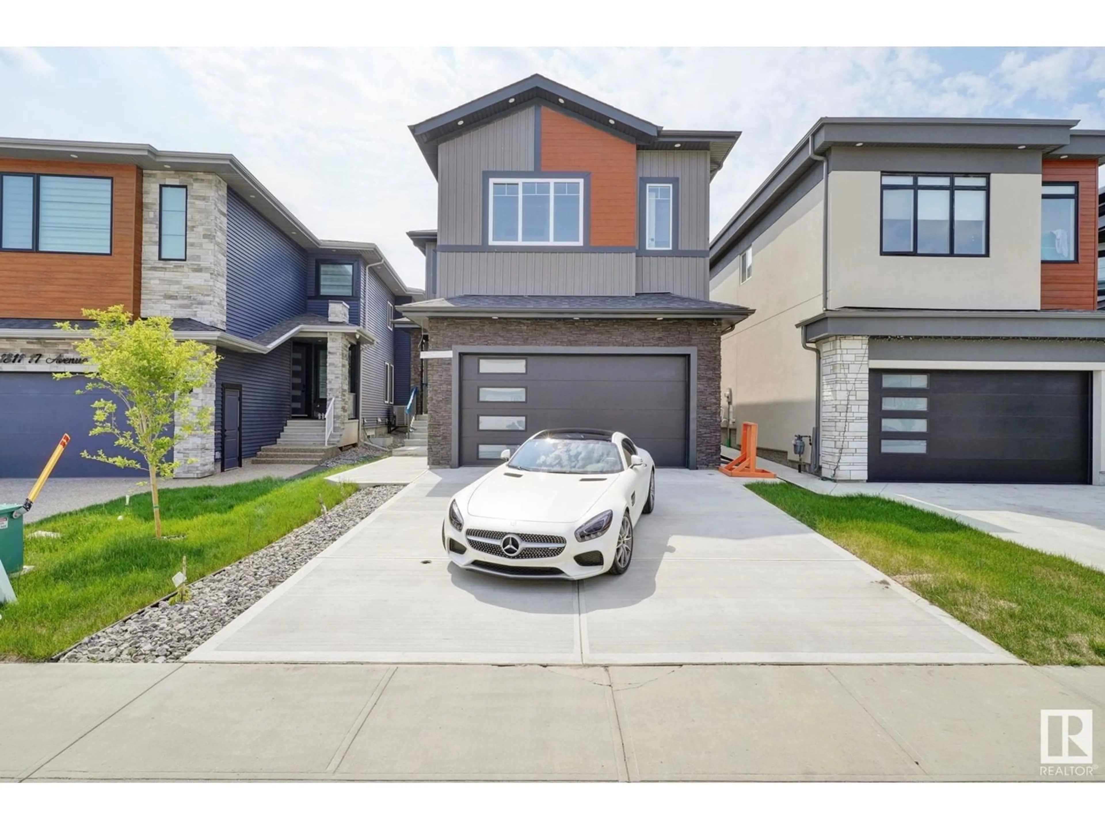 Unknown for 1815 17 AV, Edmonton Alberta T6T2N2