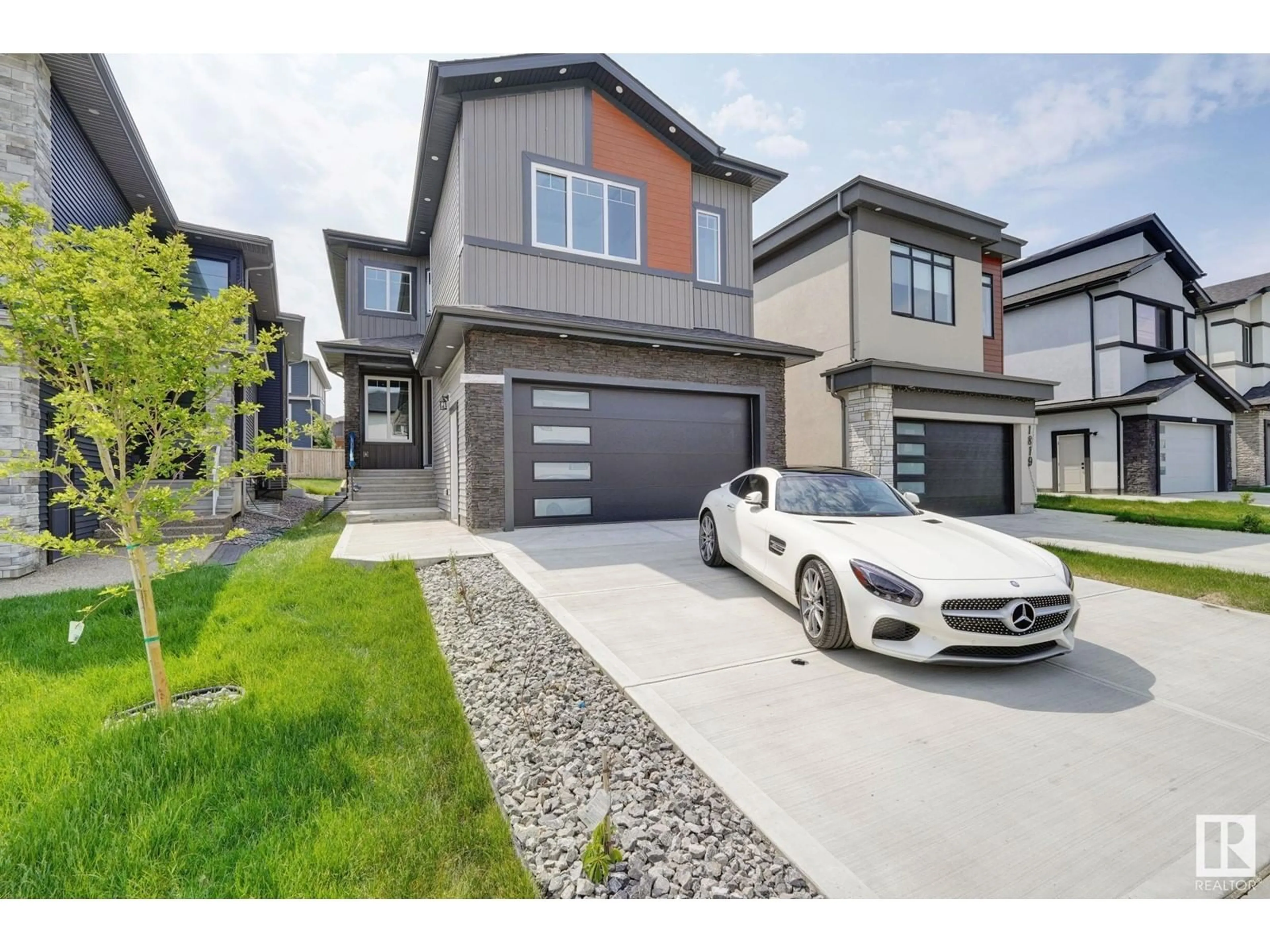 Unknown for 1815 17 AV, Edmonton Alberta T6T2N2