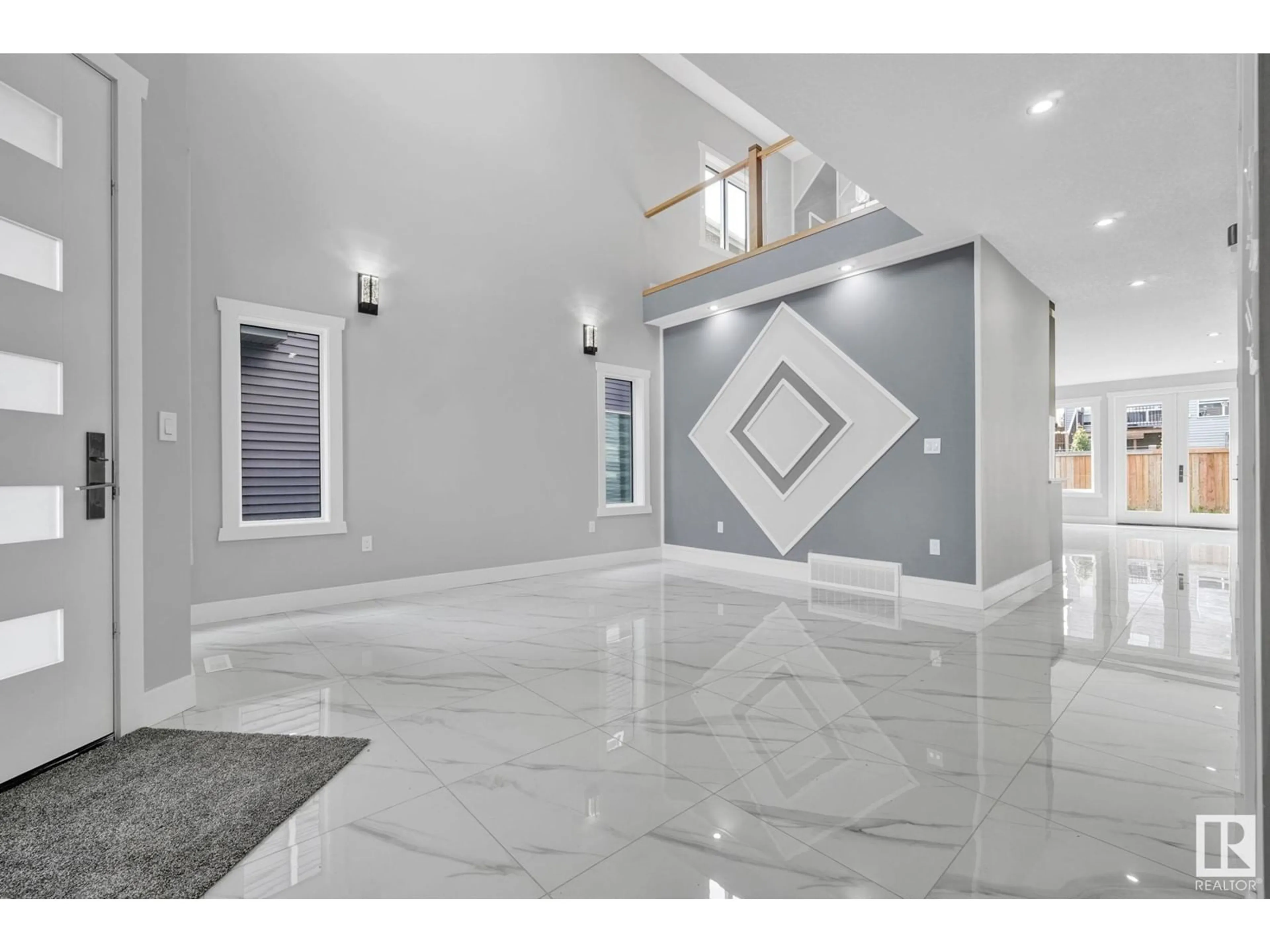 Indoor foyer for 1815 17 AV, Edmonton Alberta T6T2N2