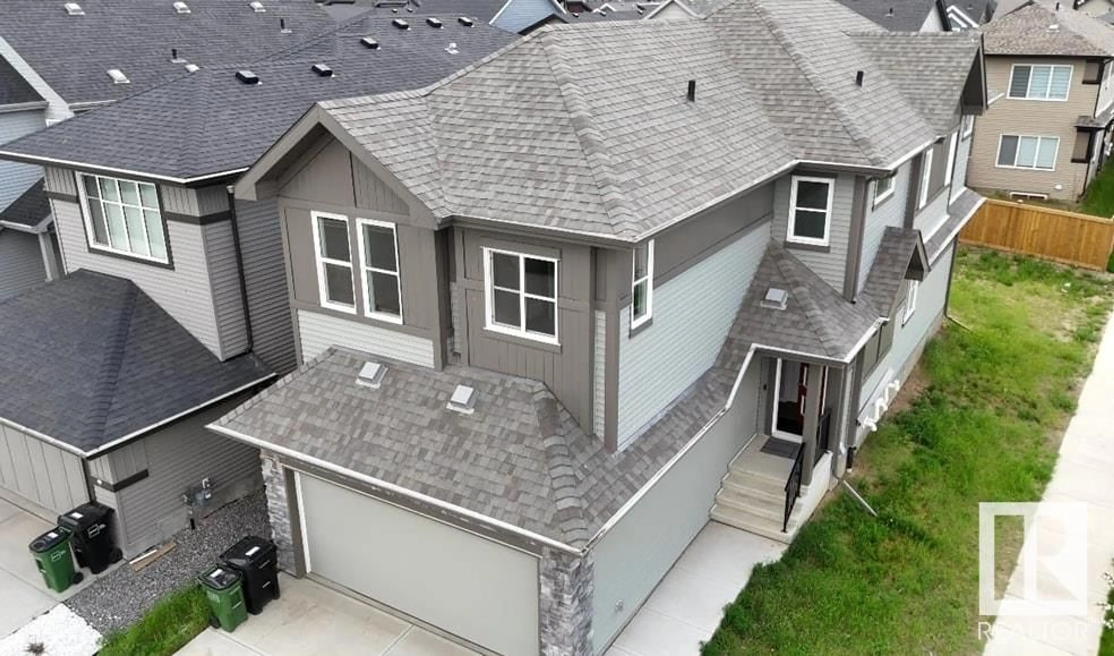 Home with vinyl exterior material, street for NW - 9934 225A ST, Edmonton Alberta T5T7R7