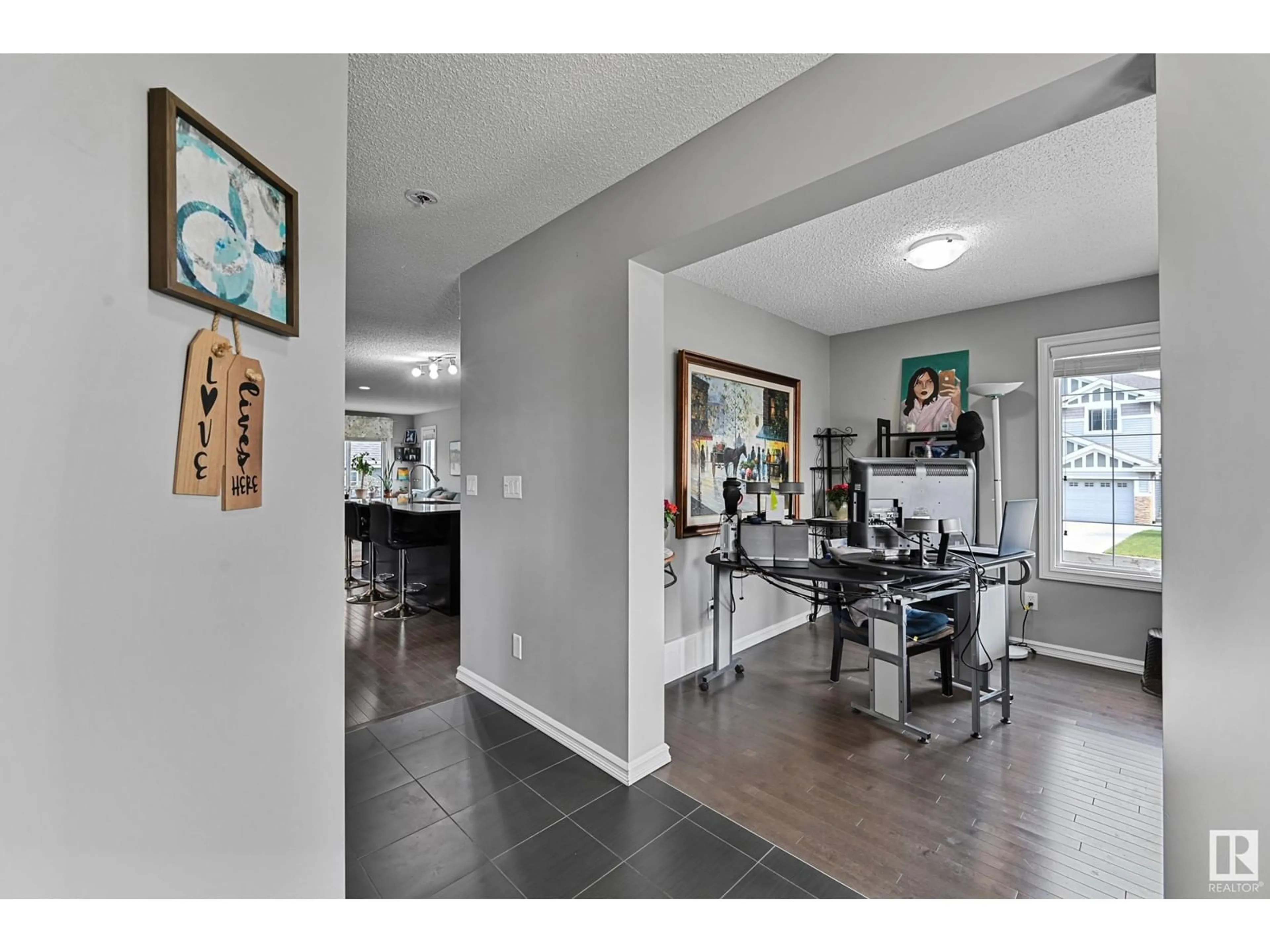Indoor entryway for 6A - 4158 6A ST ST, Edmonton Alberta T6T0W9