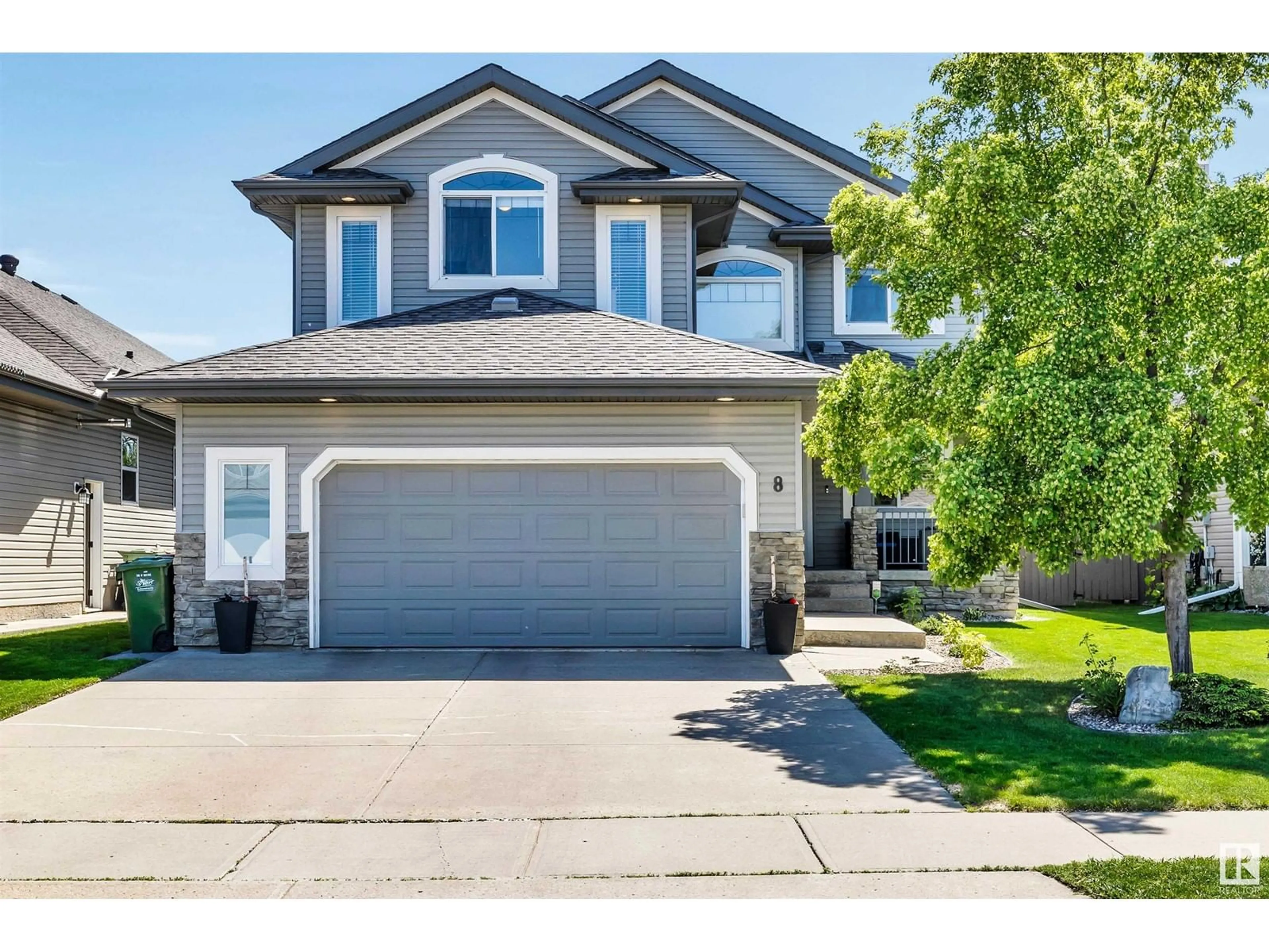Home with vinyl exterior material, street for 8 NORRIS CR, St. Albert Alberta T8N7M1