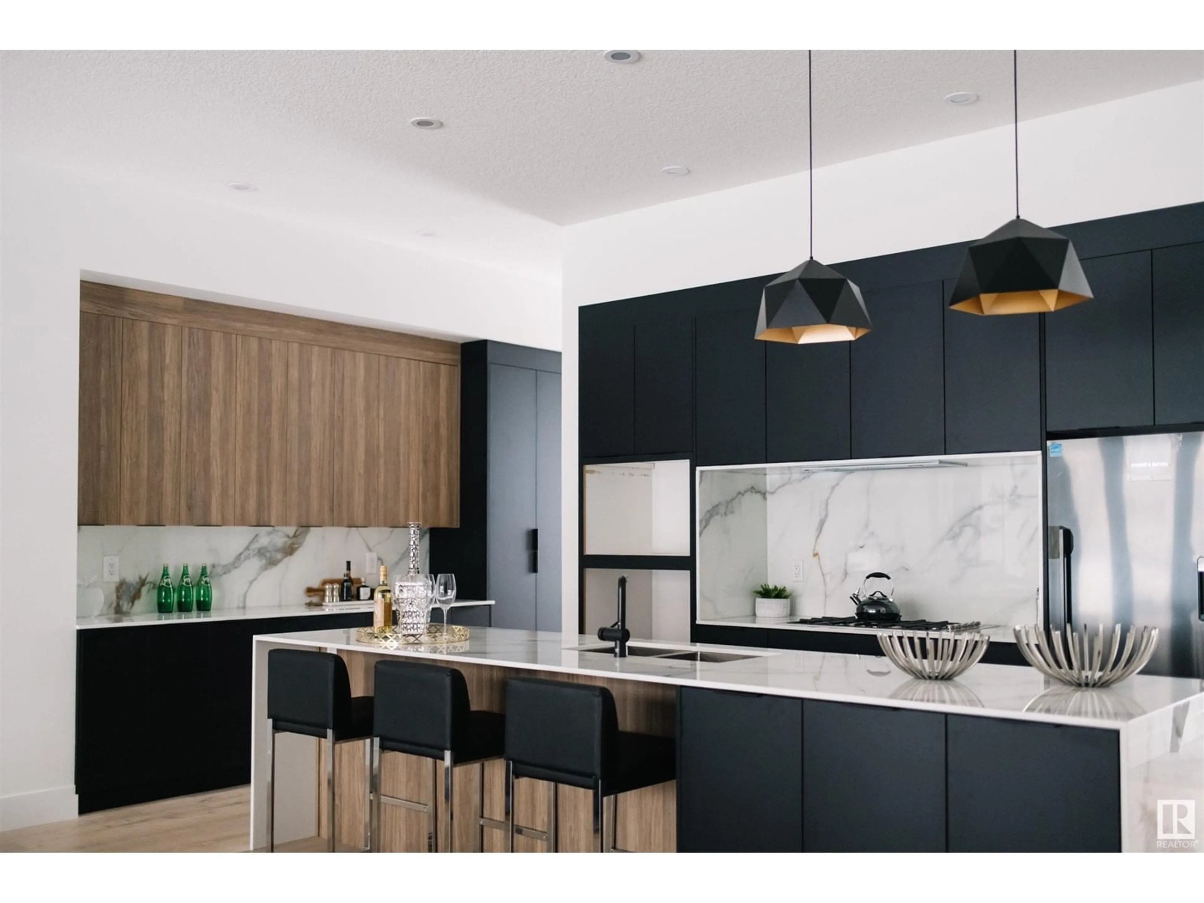 Contemporary kitchen, unknown for 10519 75 ST, Edmonton Alberta T6A2Z6