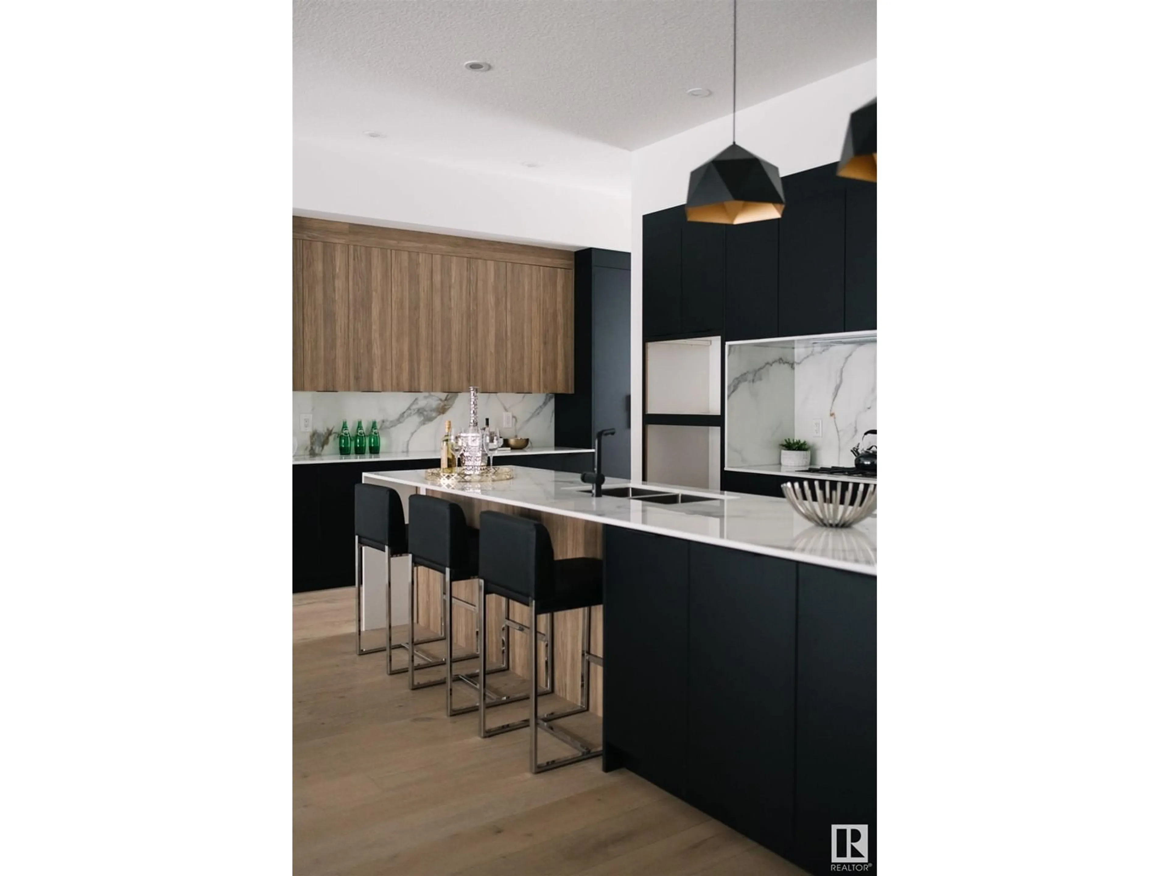 Contemporary kitchen, wood/laminate floor for 10519 75 ST, Edmonton Alberta T6A2Z6