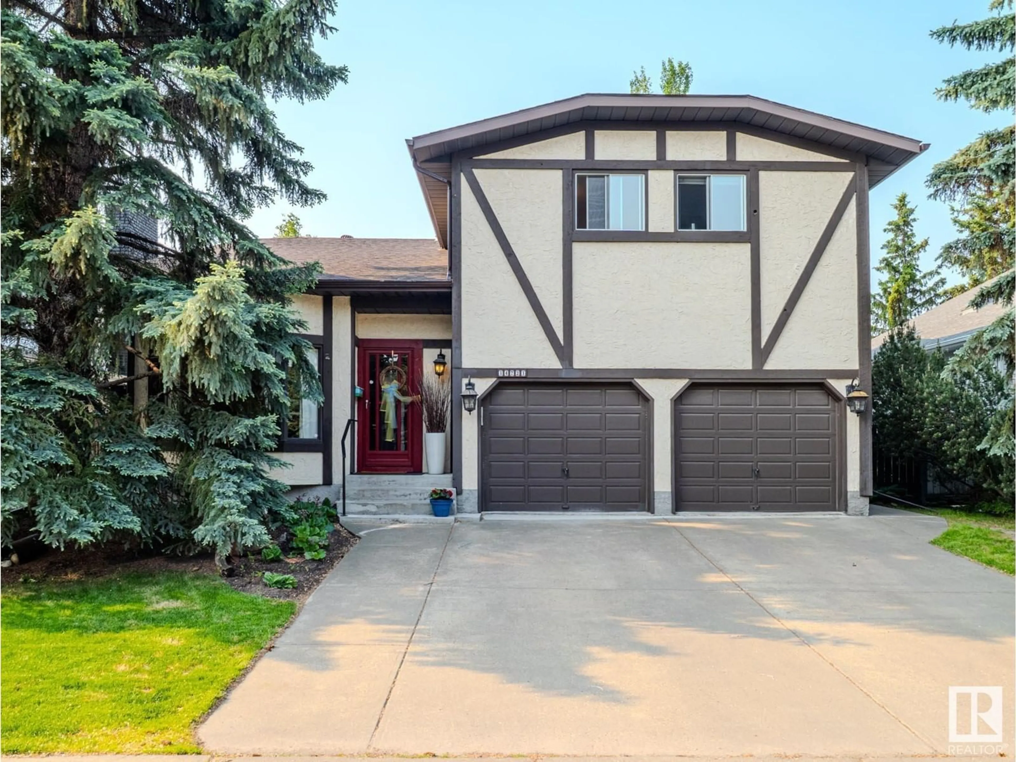 Home with vinyl exterior material, street for 14721 45 AV, Edmonton Alberta T6H5R4