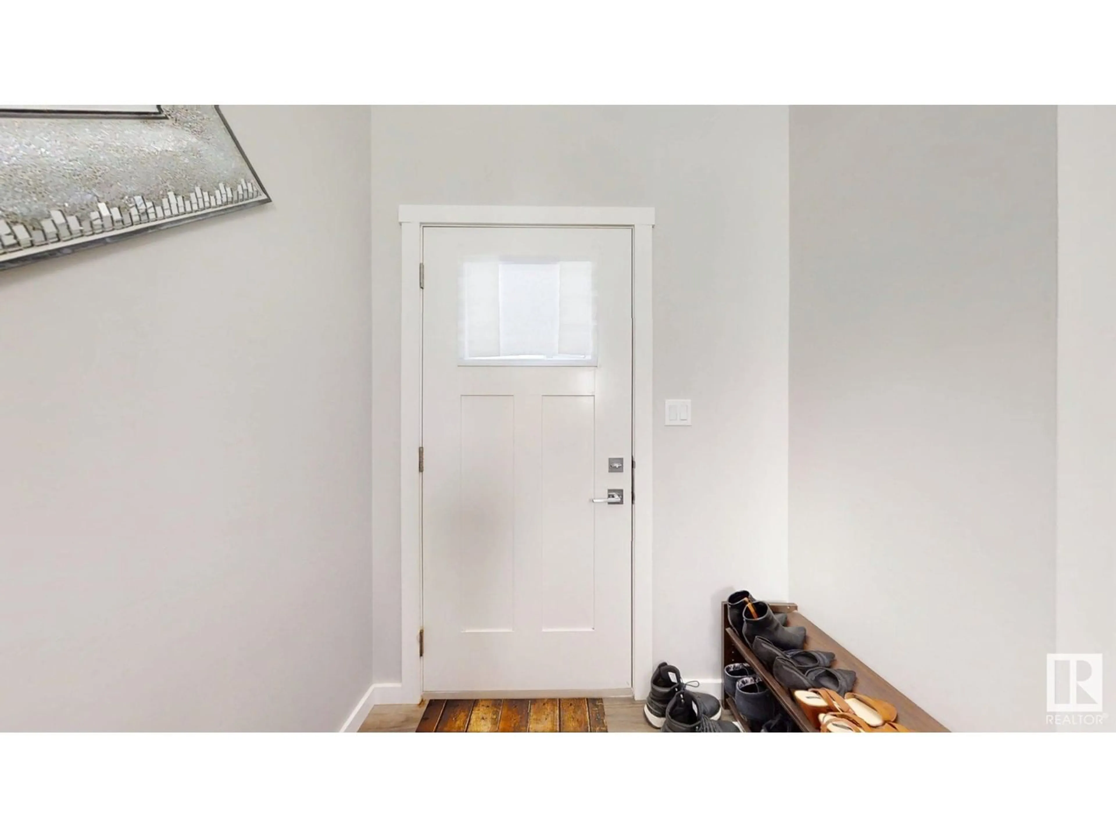 Indoor entryway for 2378 KELLY CI, Edmonton Alberta T6W4K2