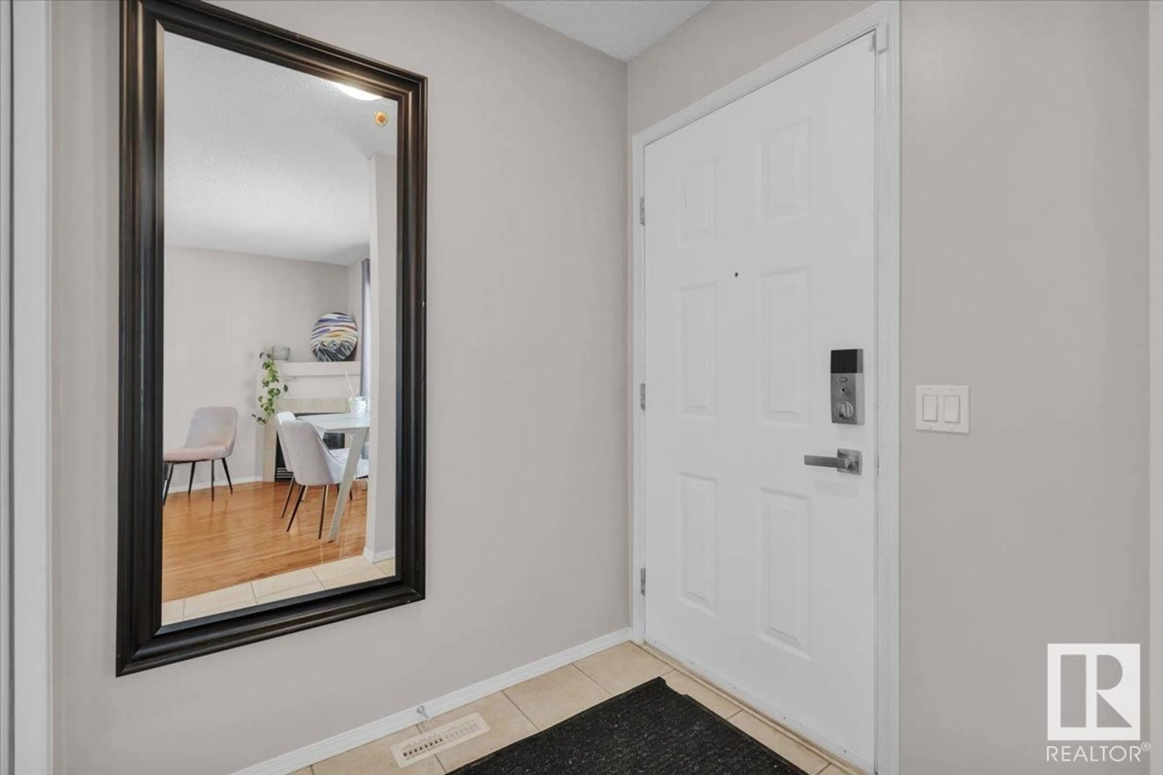 Indoor entryway for 77 - 10909 106 ST NW, Edmonton Alberta T5H4M7