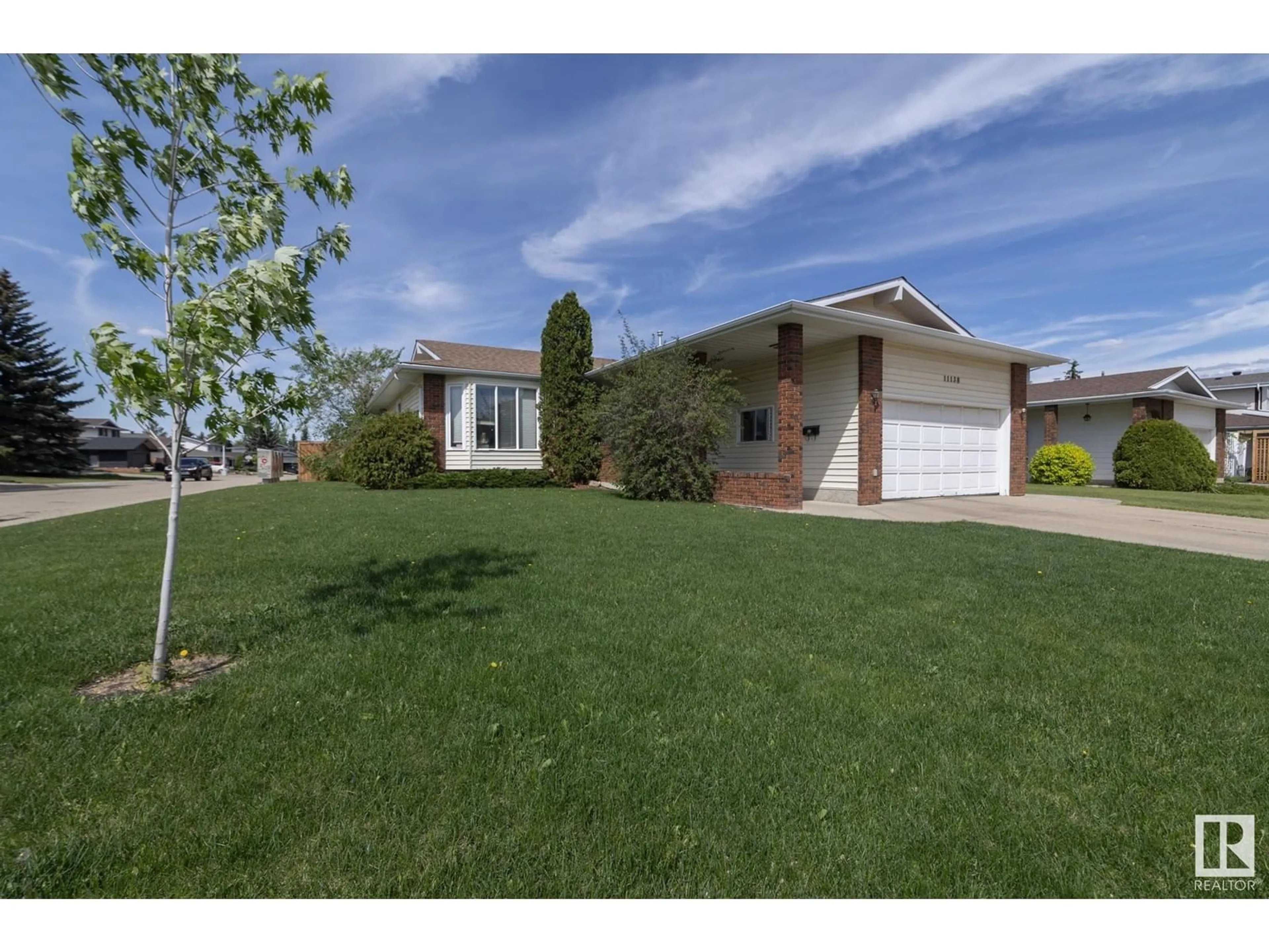 Unknown for 11138 30 AV, Edmonton Alberta T6J3Y6