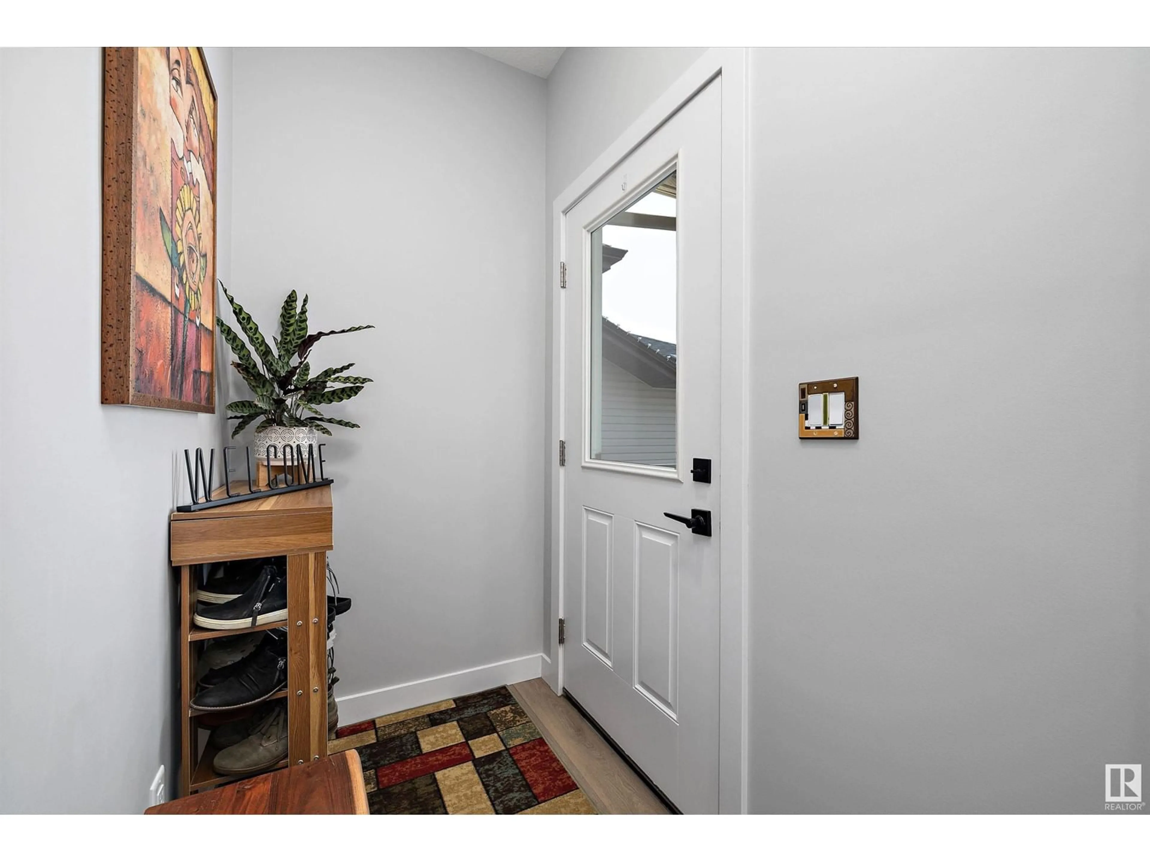 Indoor entryway for 10637 98 ST, Morinville Alberta T8R2R1