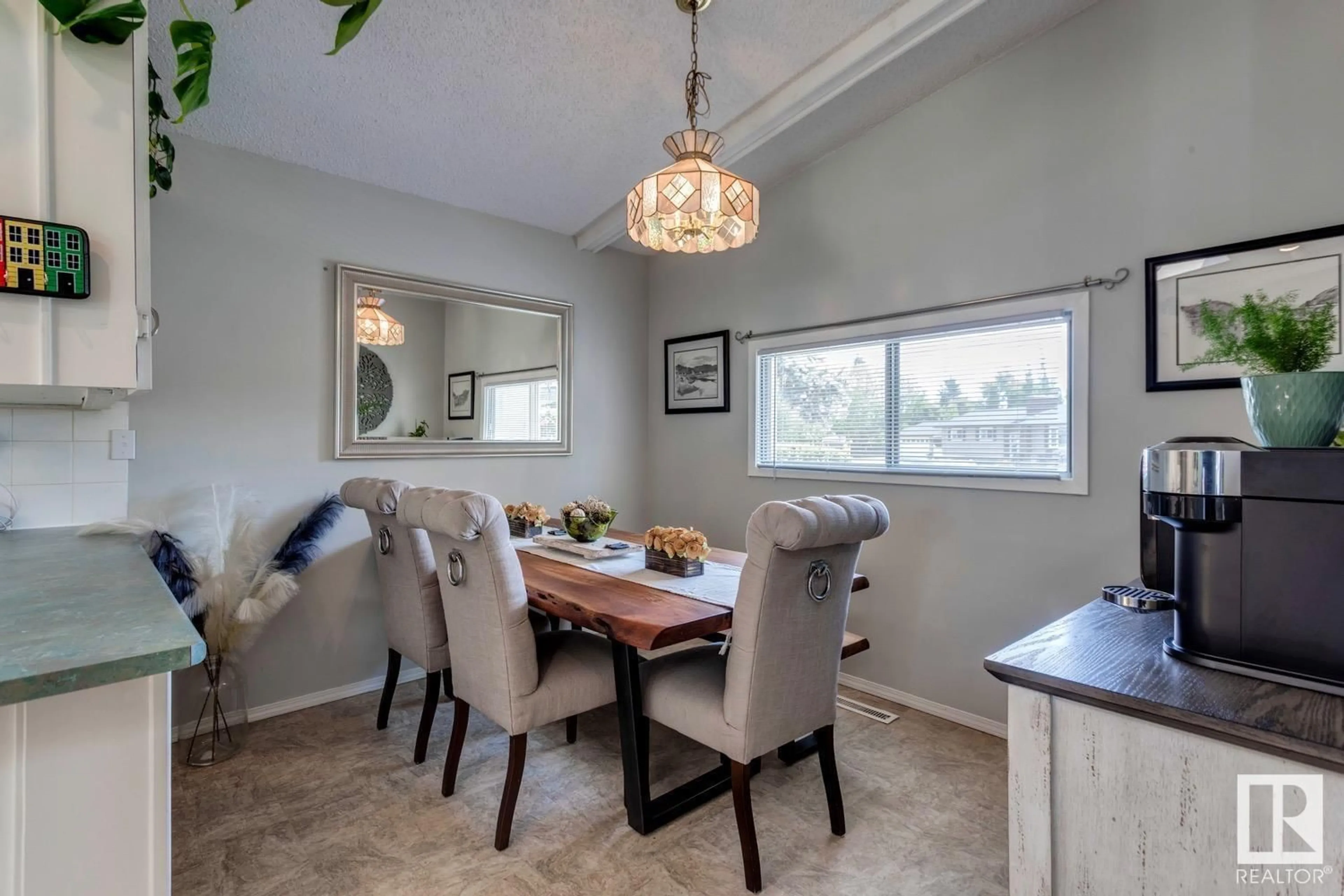 Dining room, unknown for 11527 37A AV, Edmonton Alberta T6J0J6
