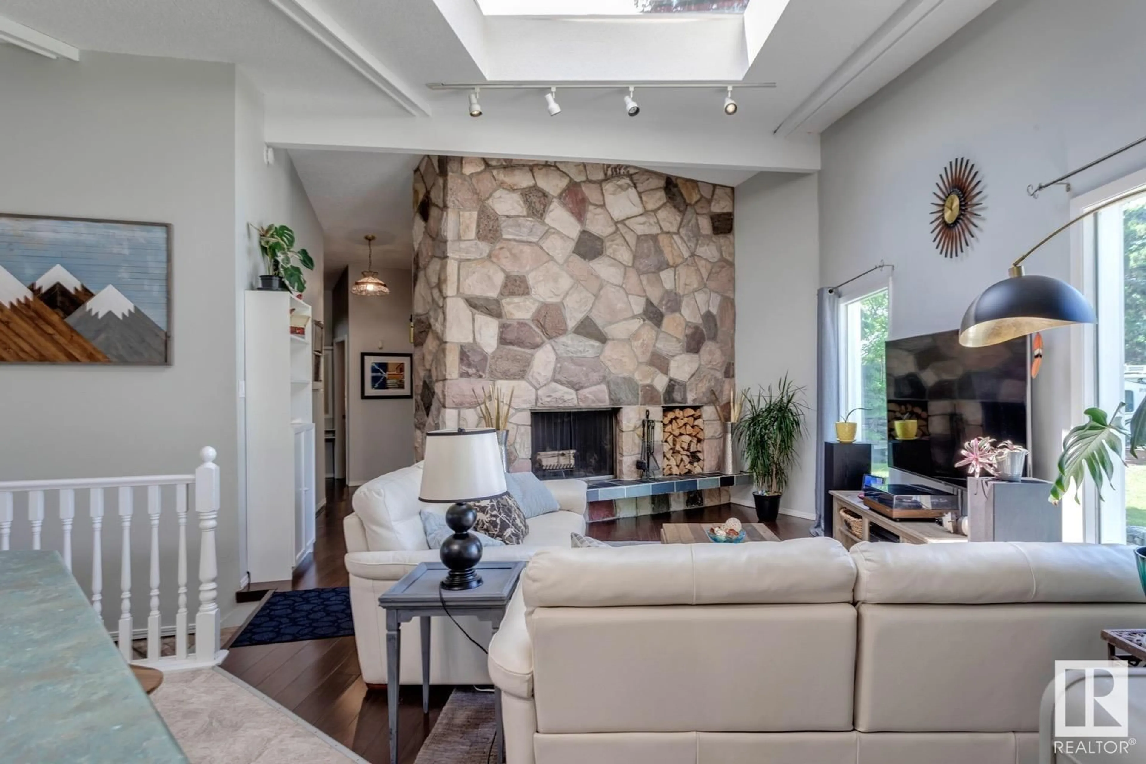Living room with furniture, ceramic/tile floor for 11527 37A AV, Edmonton Alberta T6J0J6