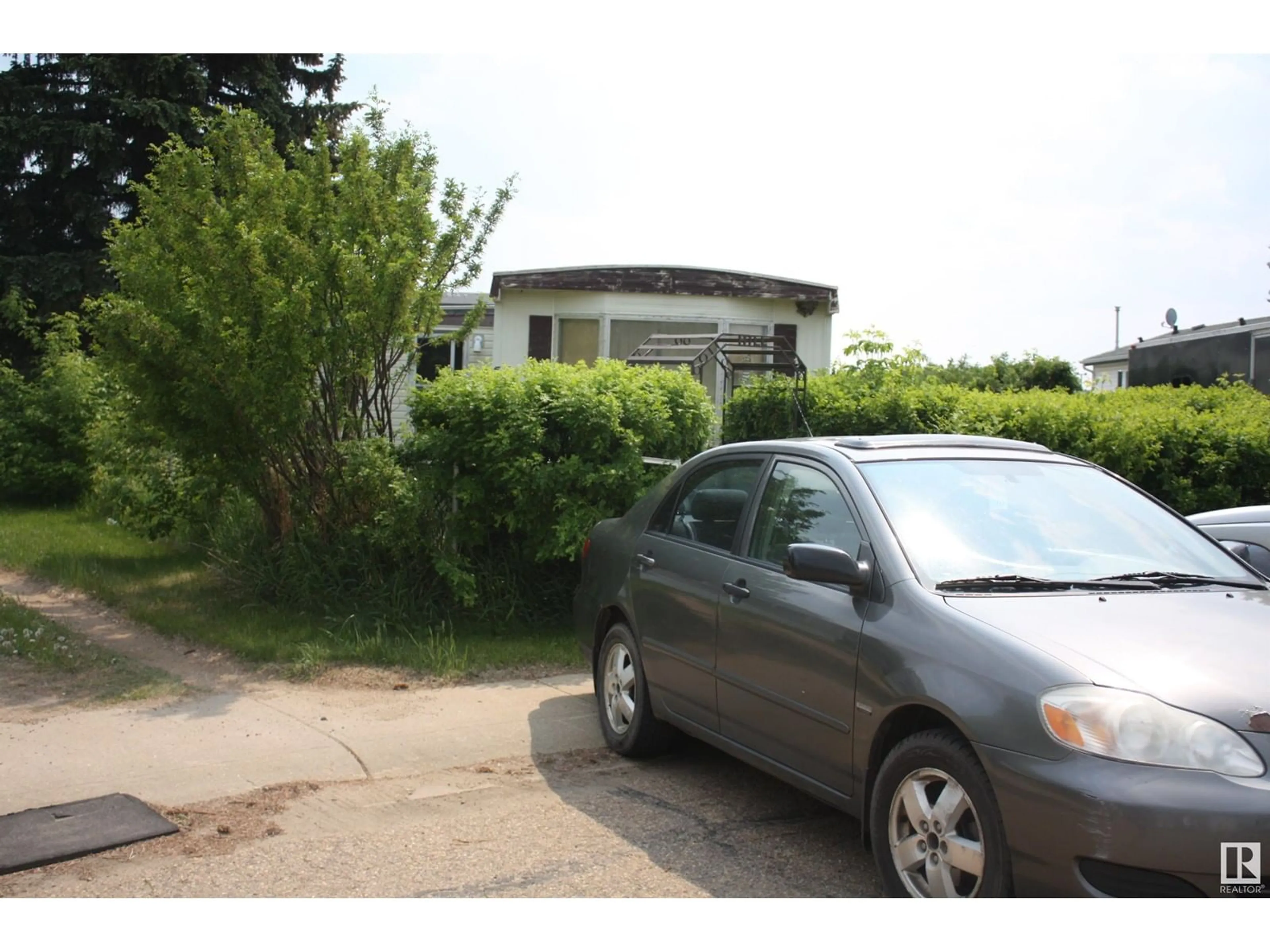 Parking for 5439 EASTVIEW CRESCENT, Redwater Alberta T0A2W0