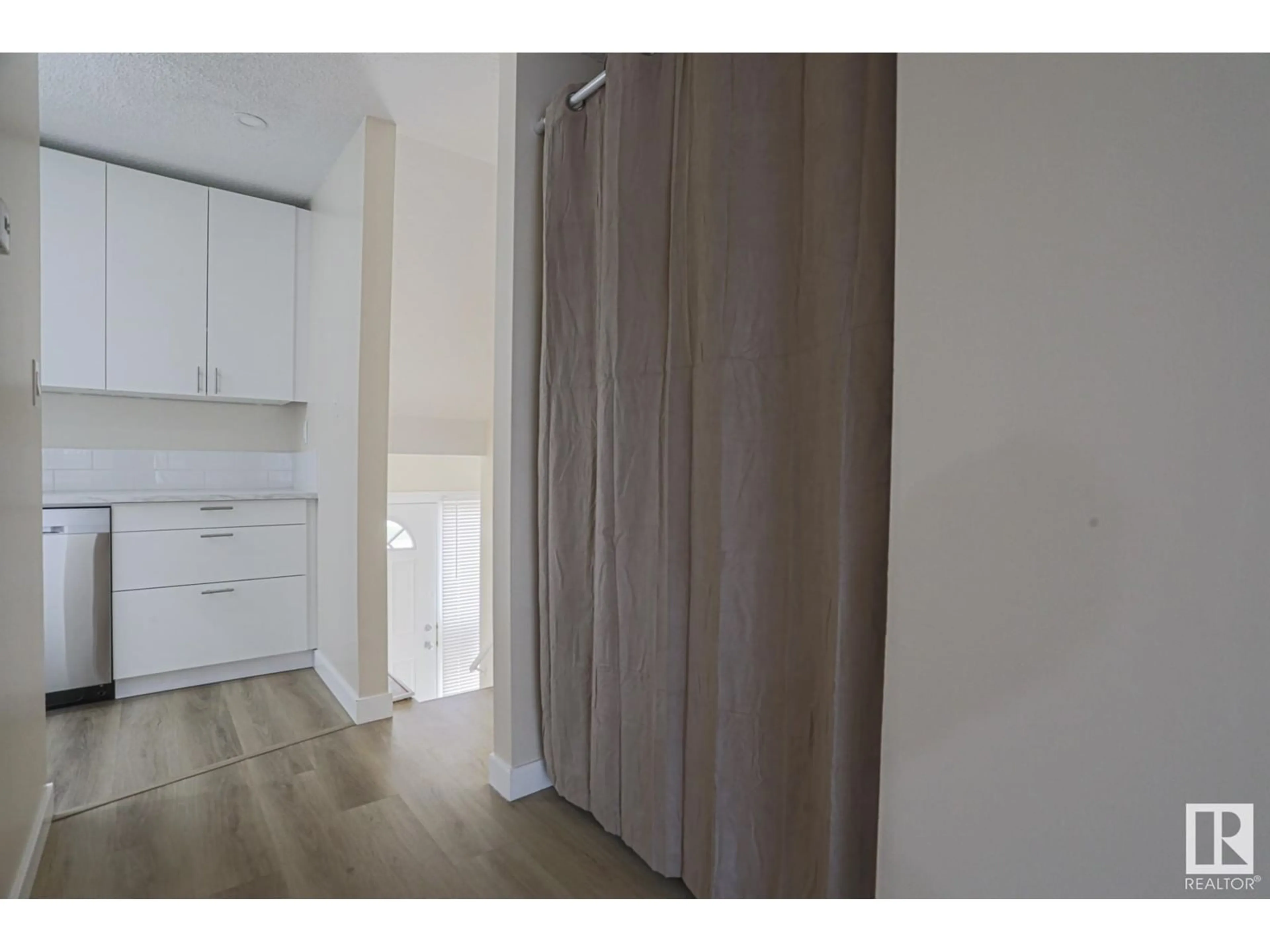 A pic of a room for 5534 145 AV, Edmonton Alberta T5A3R3
