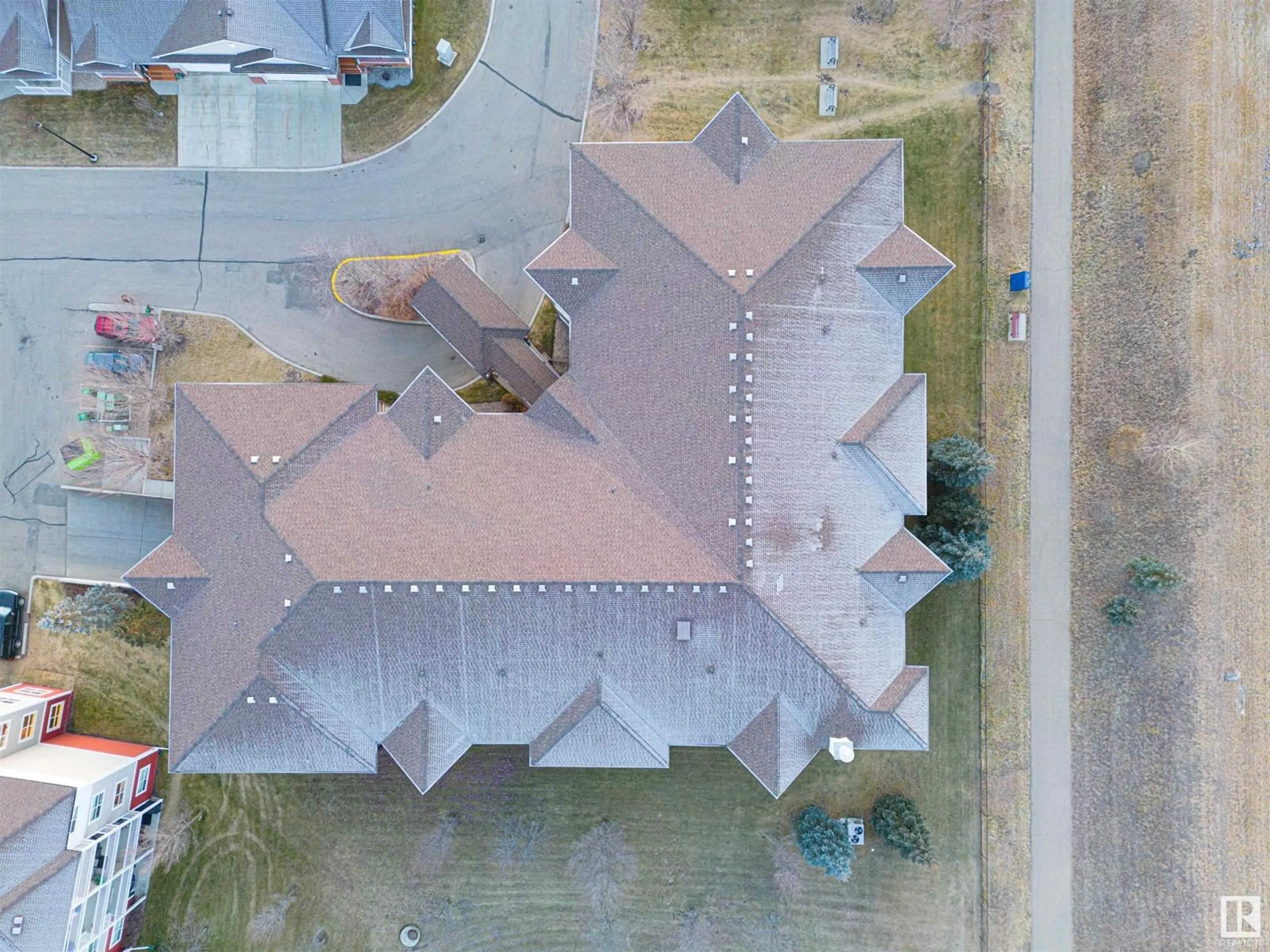 A pic from outside/outdoor area/front of a property/back of a property/a pic from drone, building for #406 - 8702 SOUTHFORT DR, Fort Saskatchewan Alberta T8L4R6